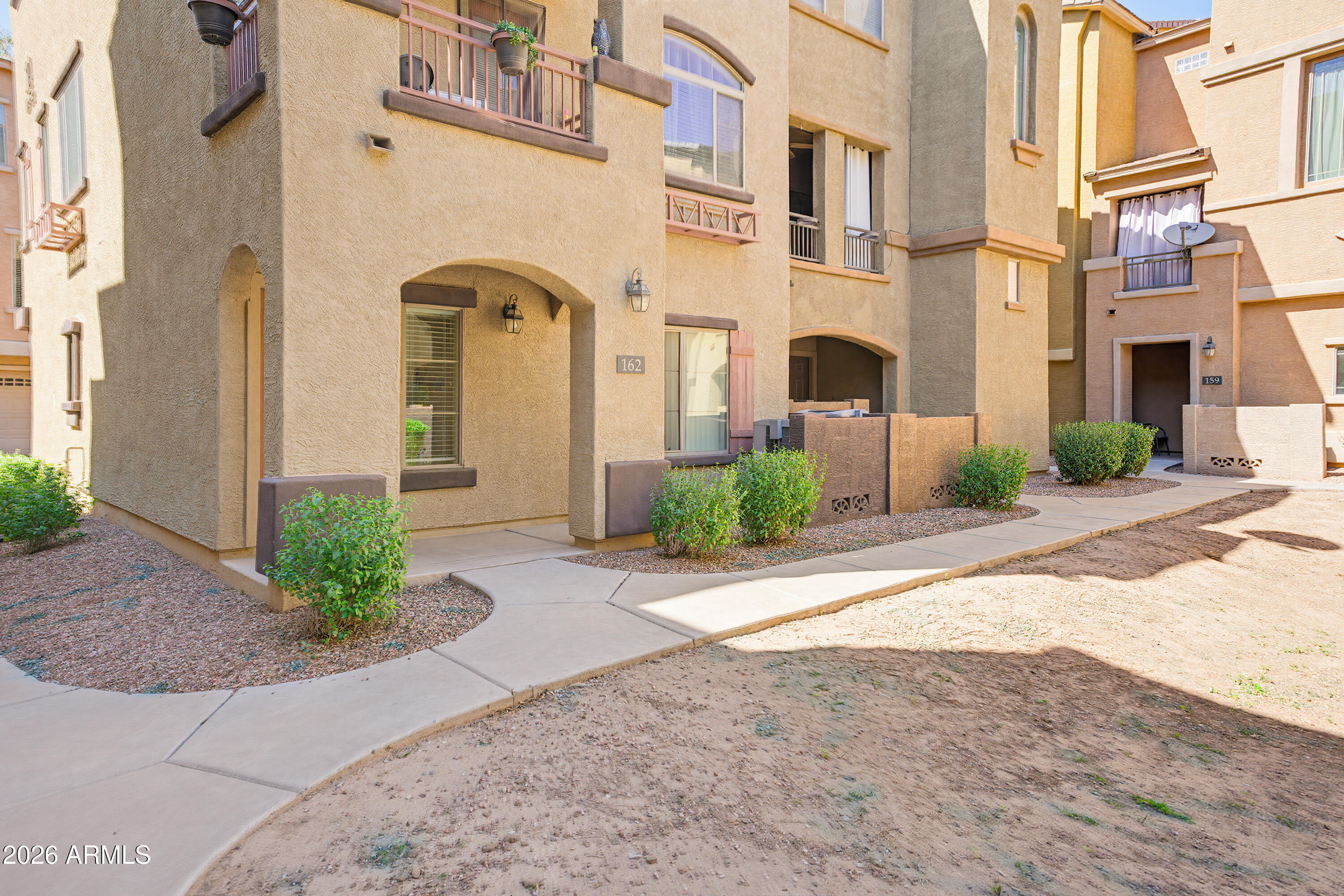 3250 W GREENWAY Road 162