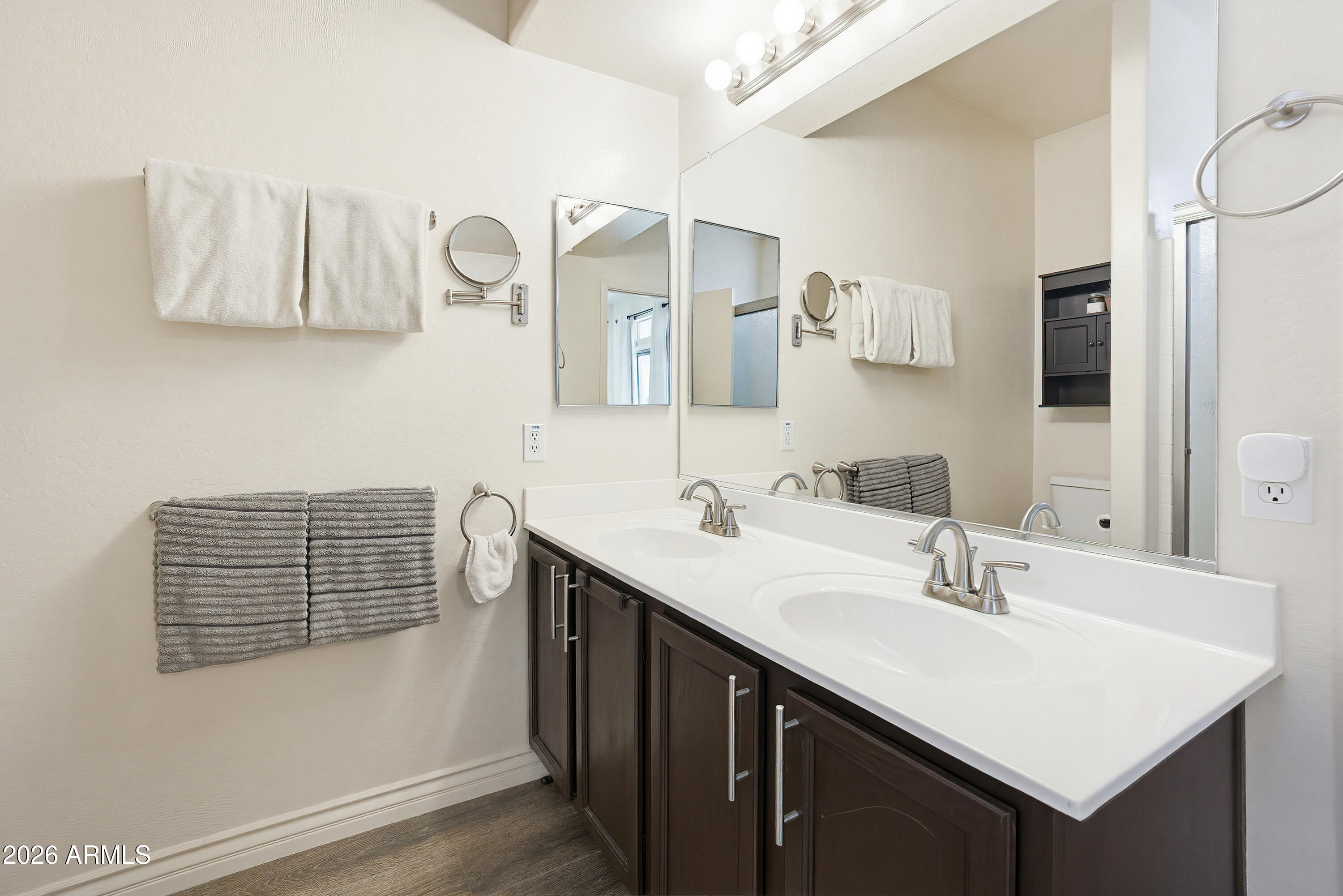 3250 W GREENWAY Road 162