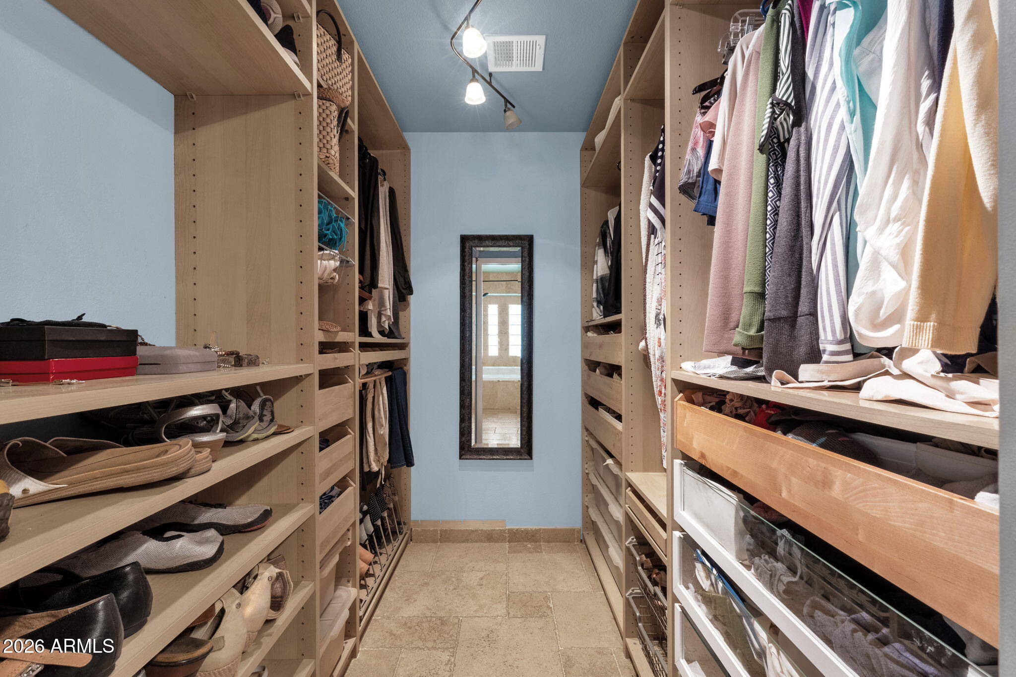 3618 W DEL RIO Street