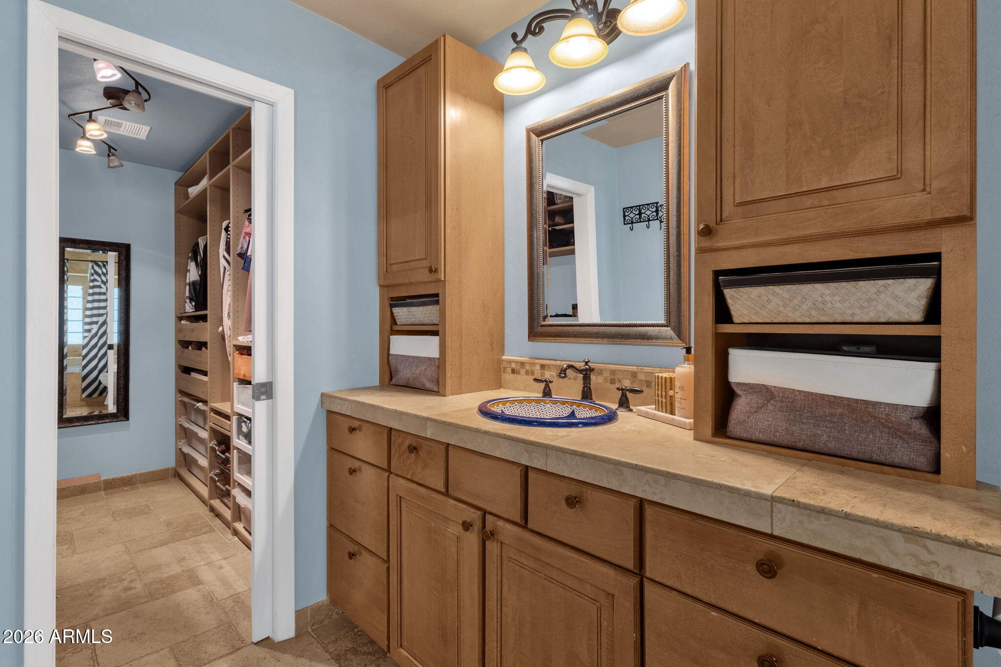 3618 W DEL RIO Street