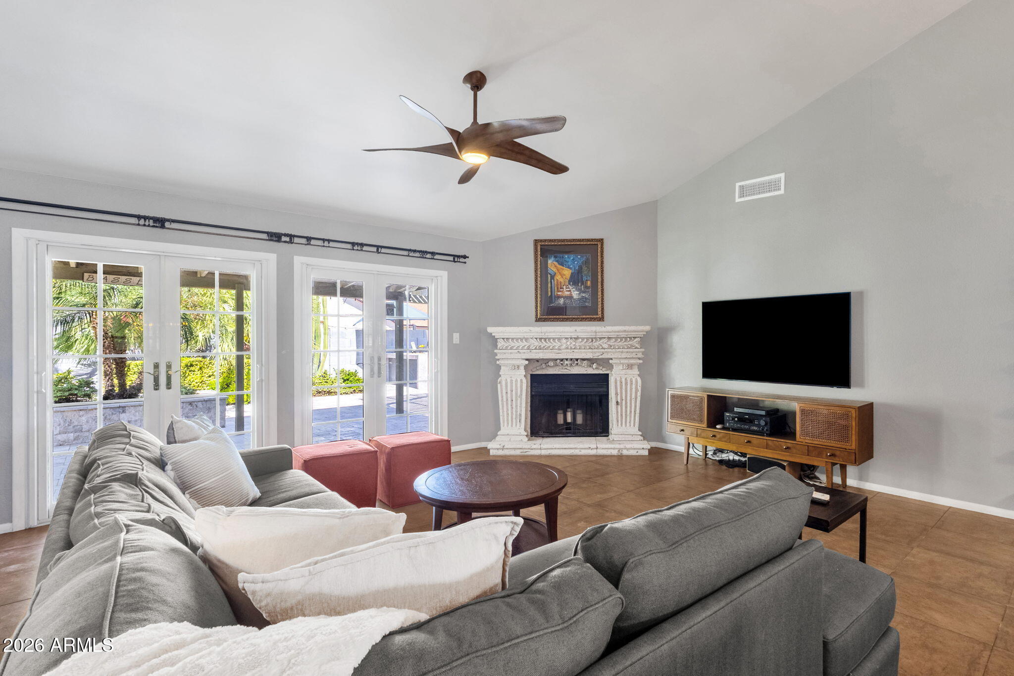 3618 W DEL RIO Street