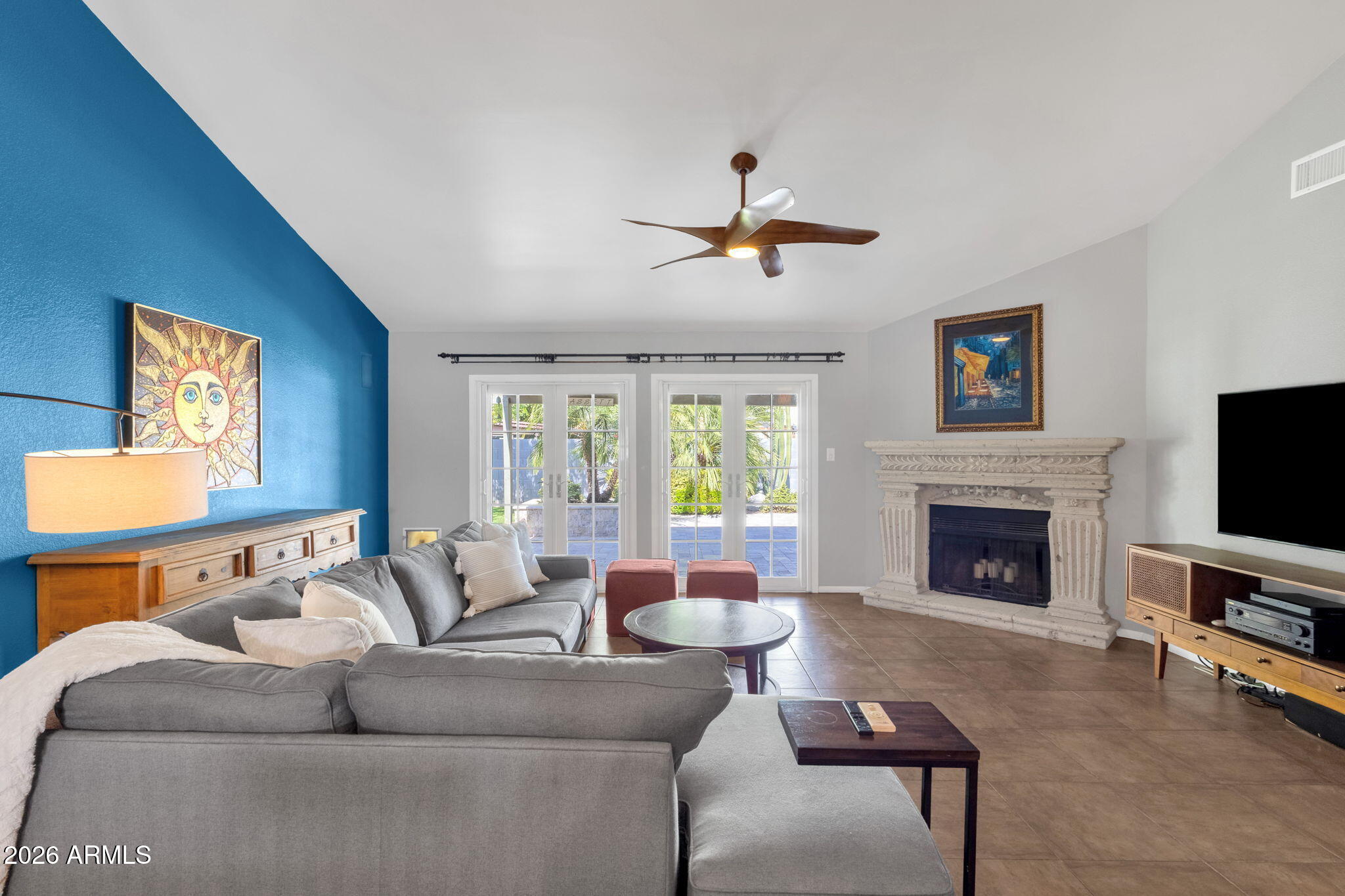 3618 W DEL RIO Street