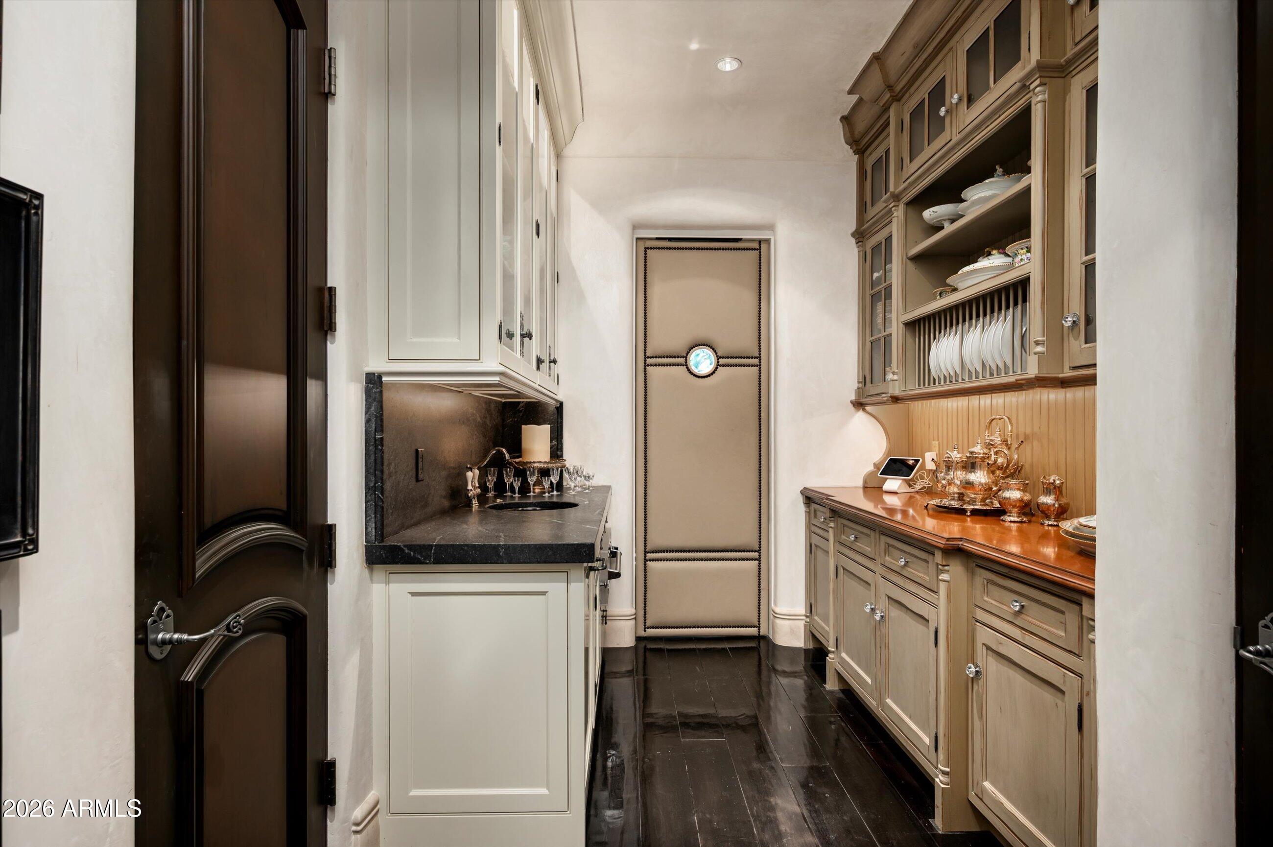 10040 E HAPPY VALLEY Road 8