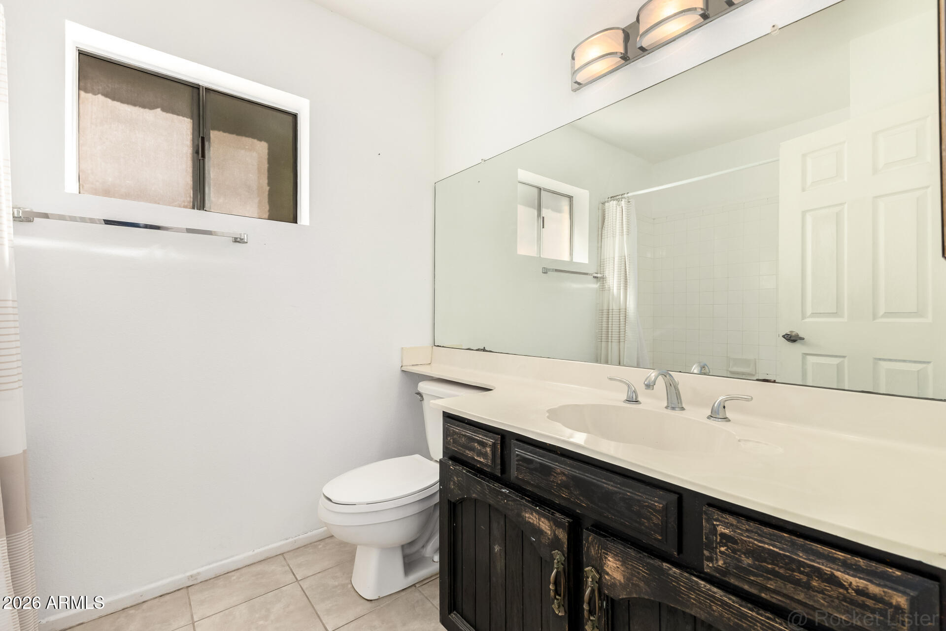 1209 W MARLBORO Drive