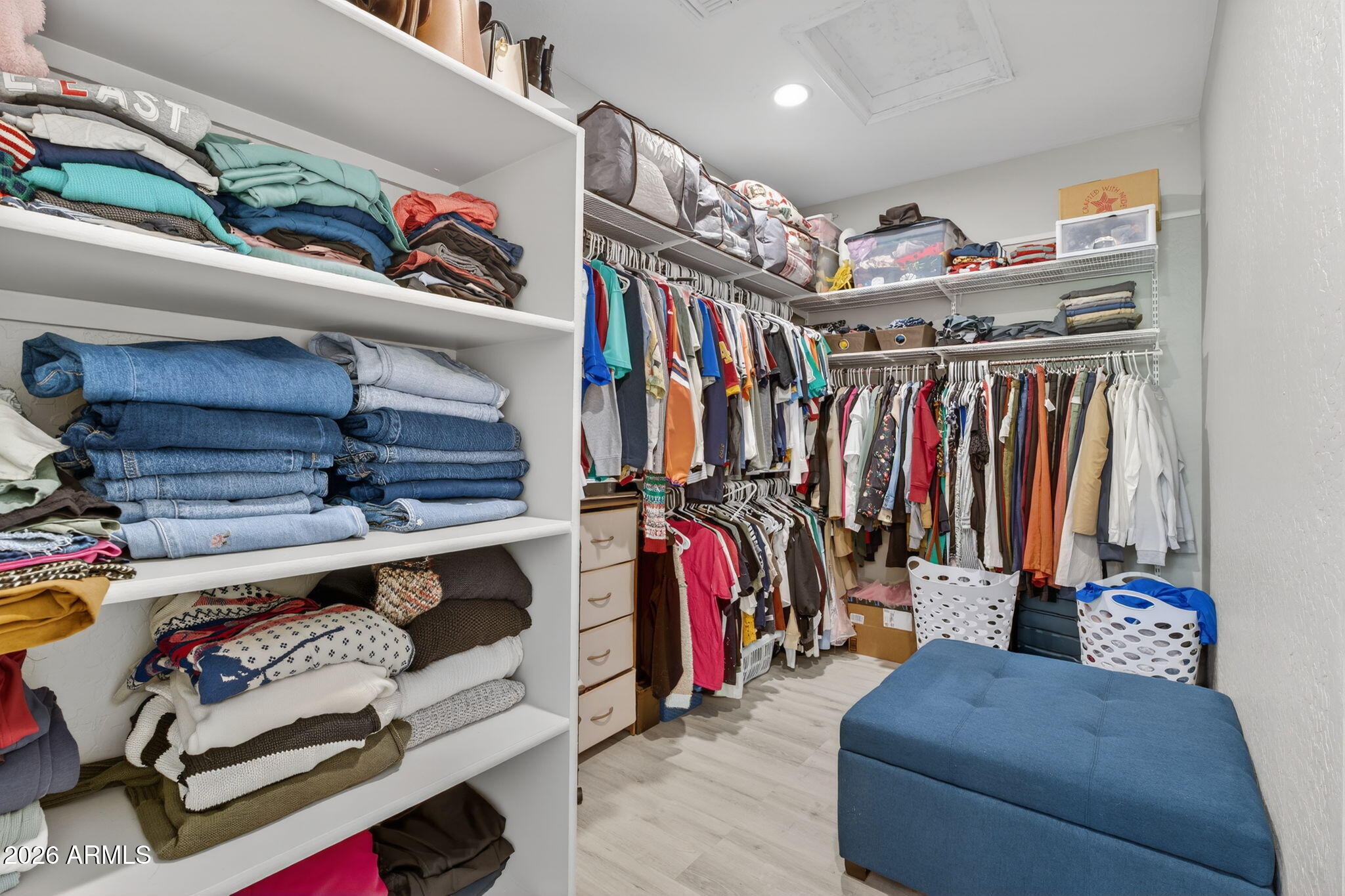 2643 E VALENCIA Street