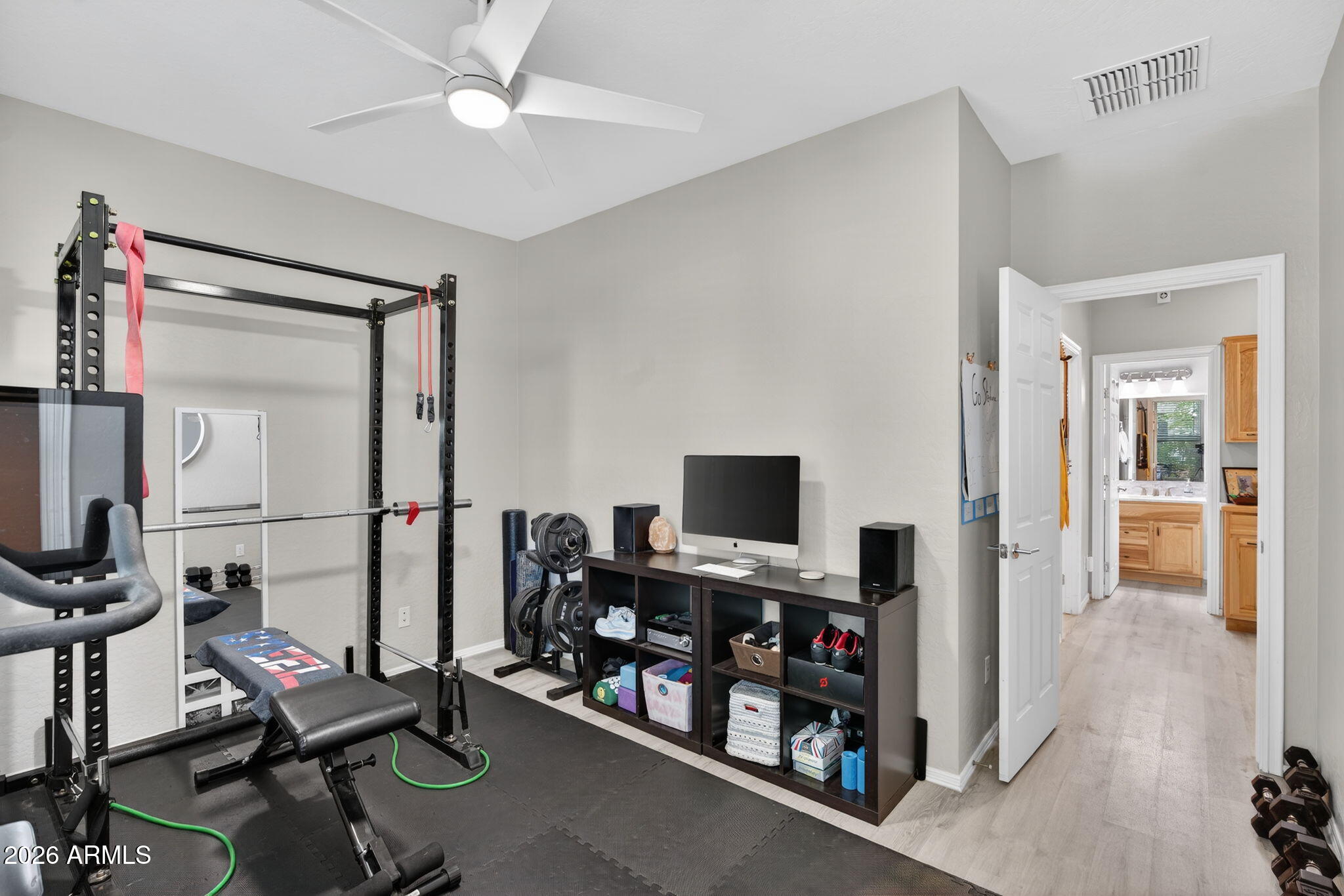 2643 E VALENCIA Street