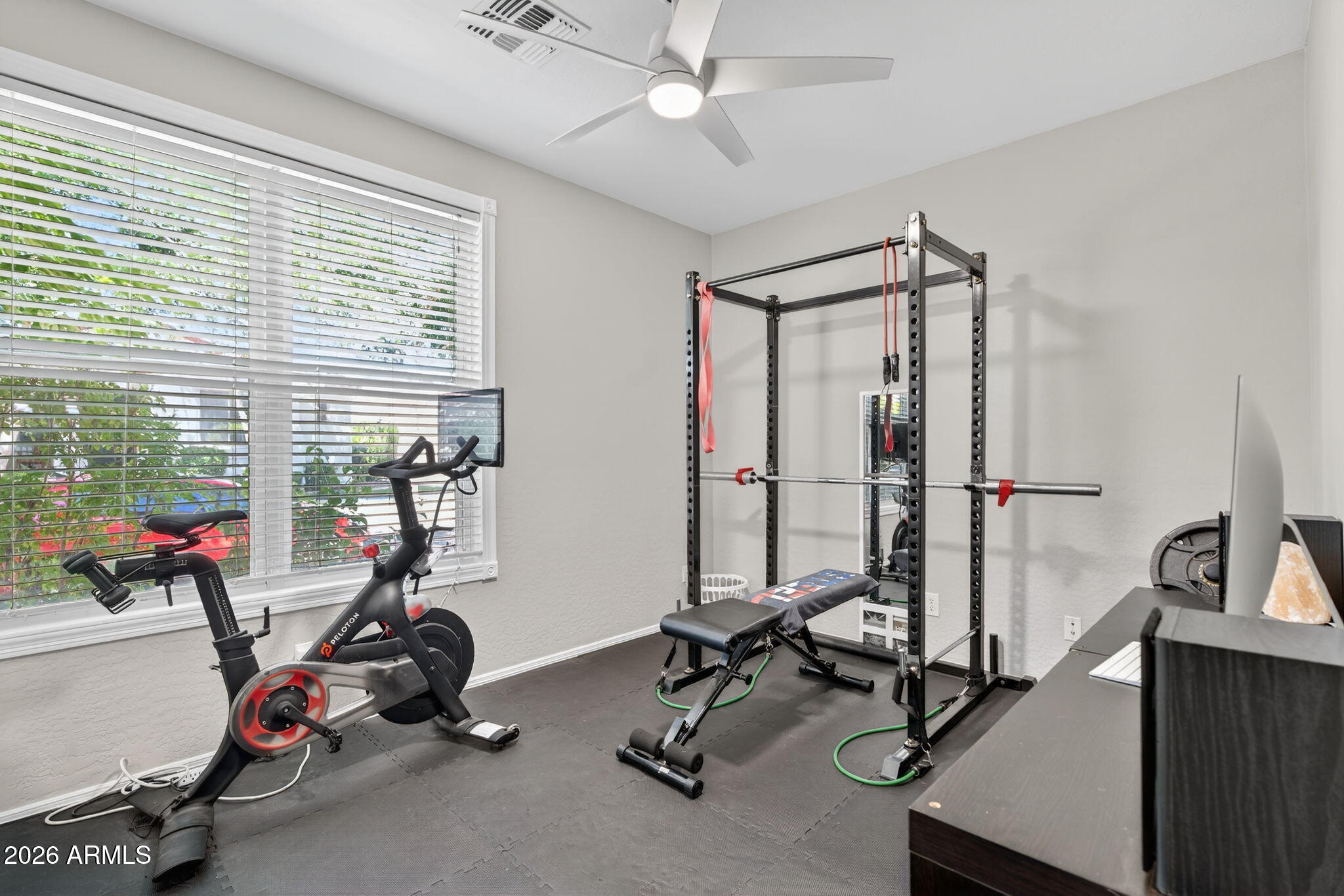 2643 E VALENCIA Street