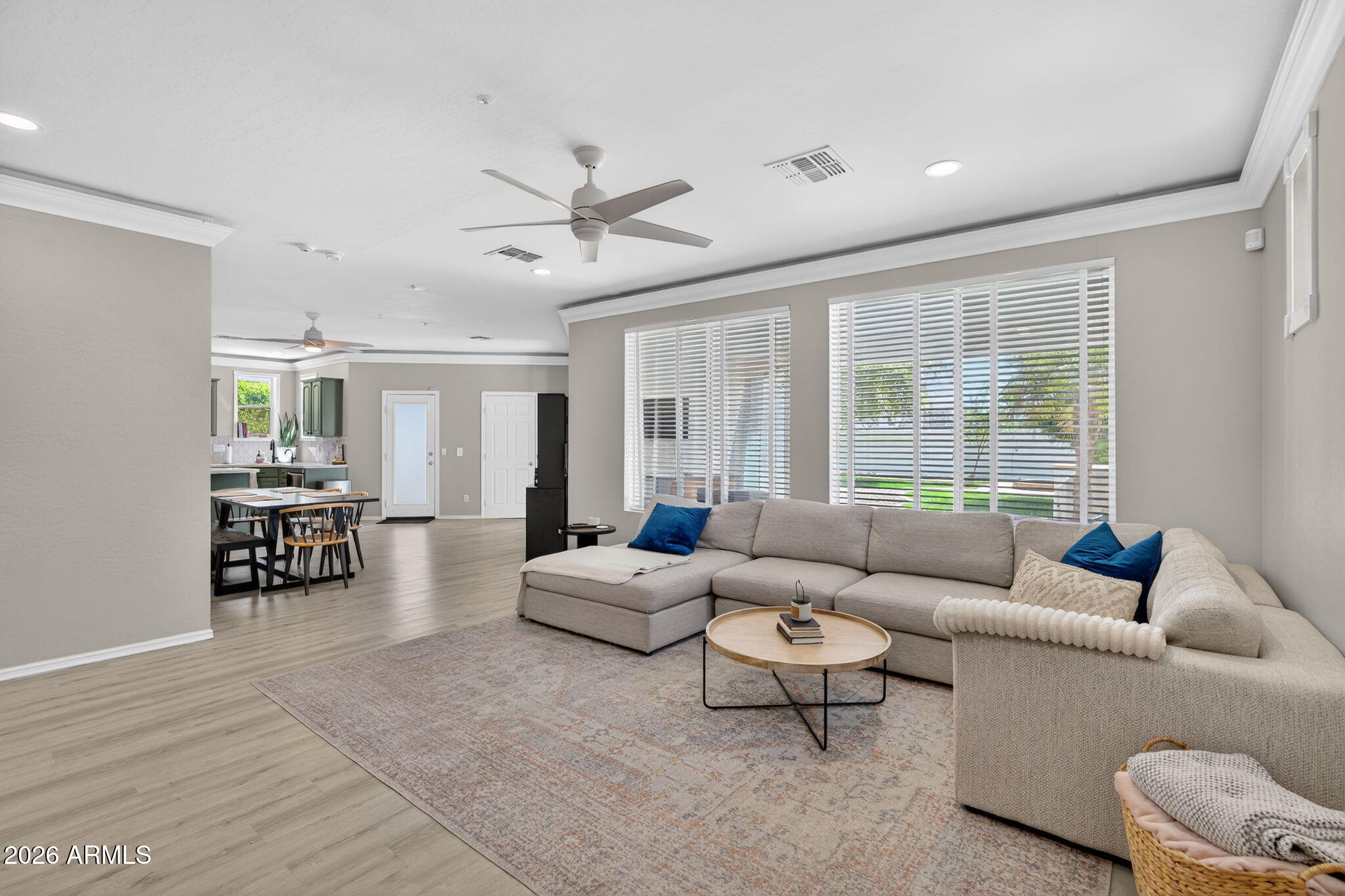 2643 E VALENCIA Street