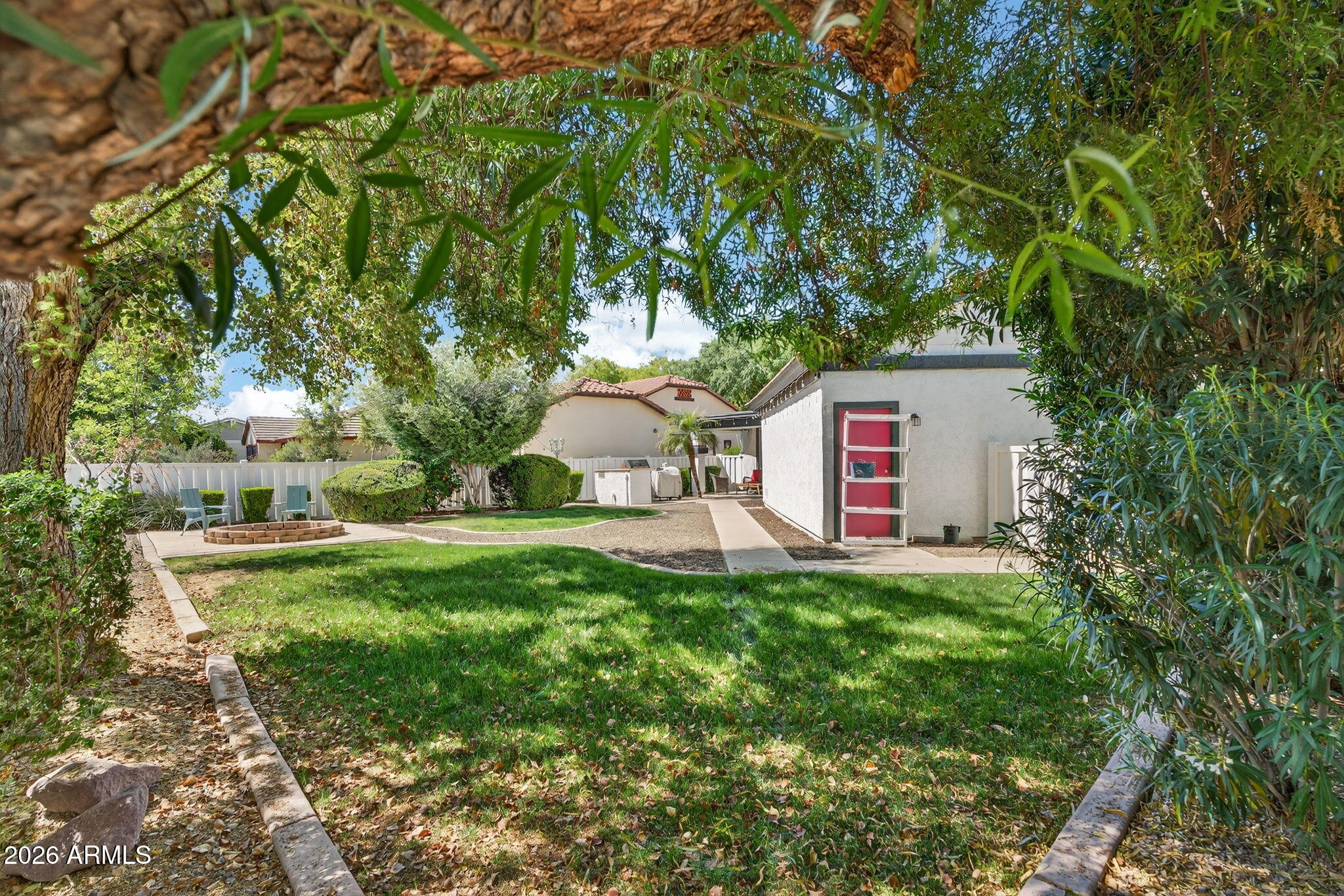 2643 E VALENCIA Street