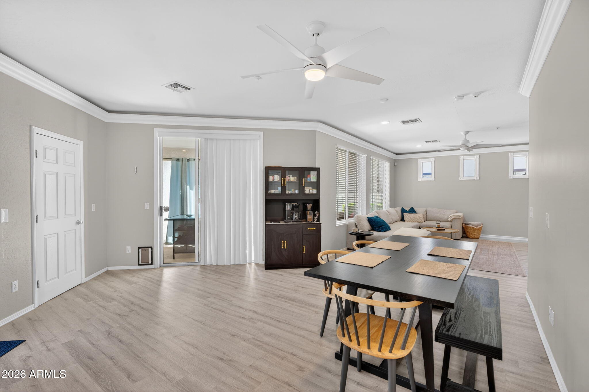 2643 E VALENCIA Street