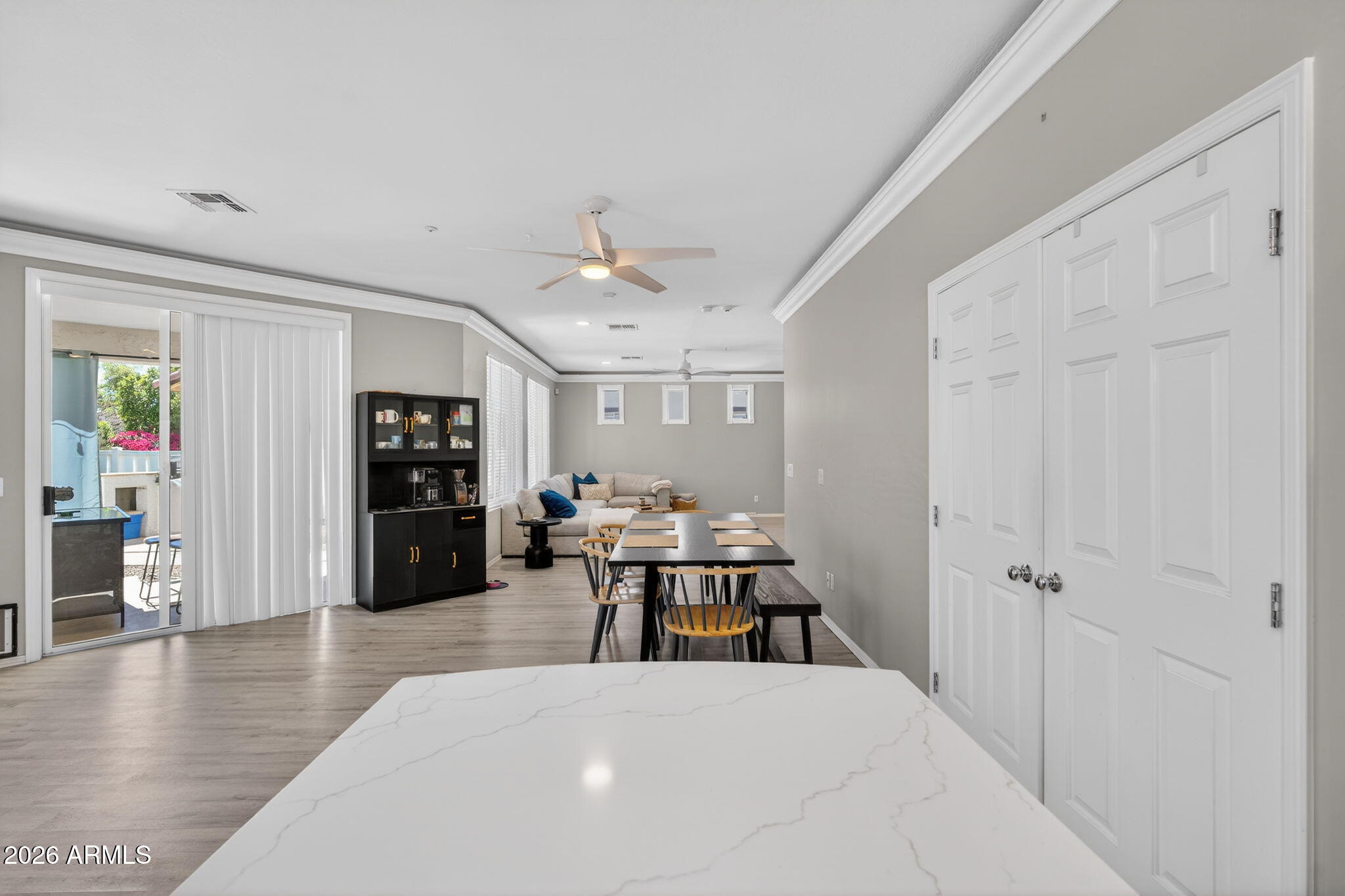 2643 E VALENCIA Street