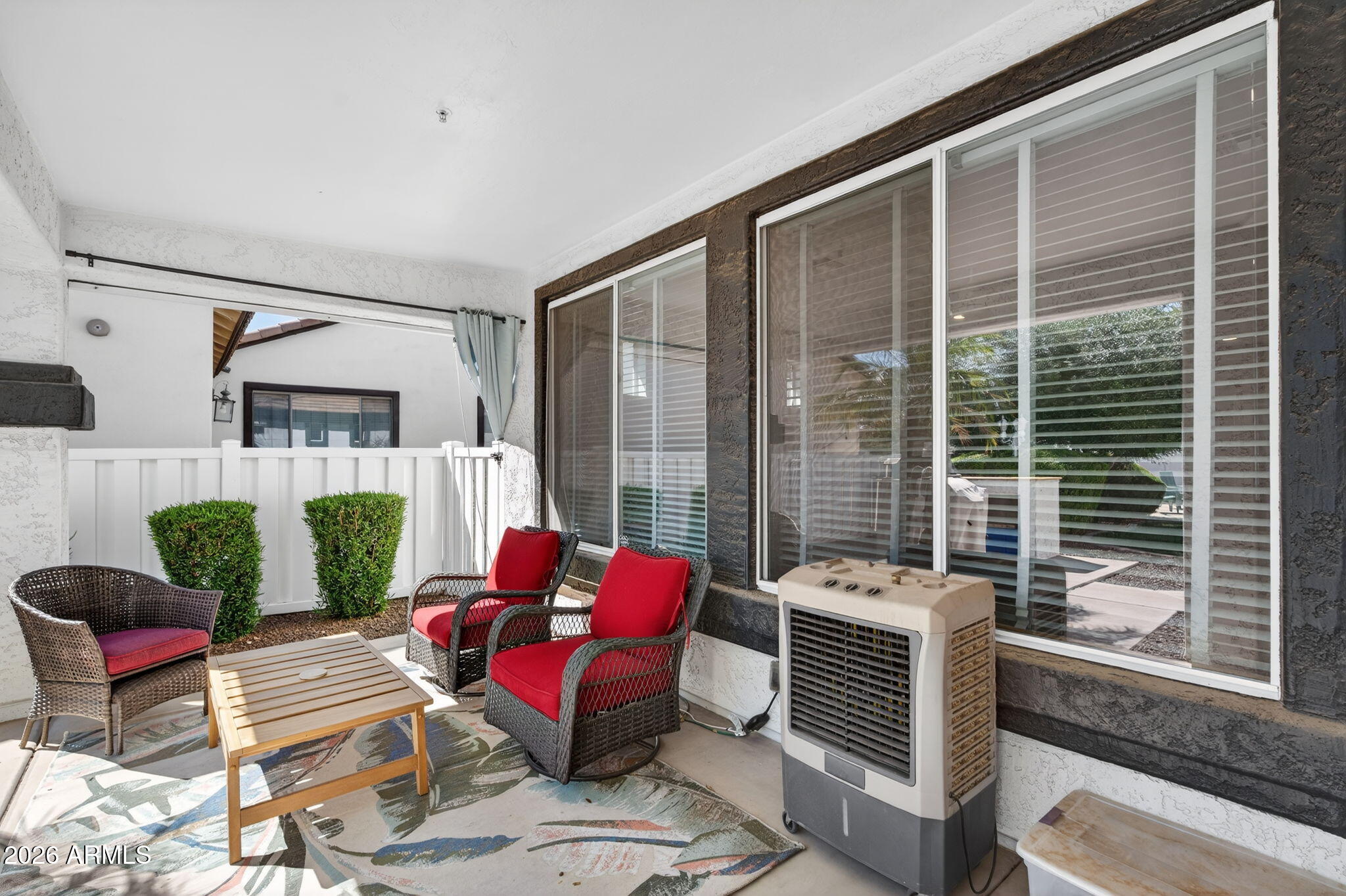 2643 E VALENCIA Street