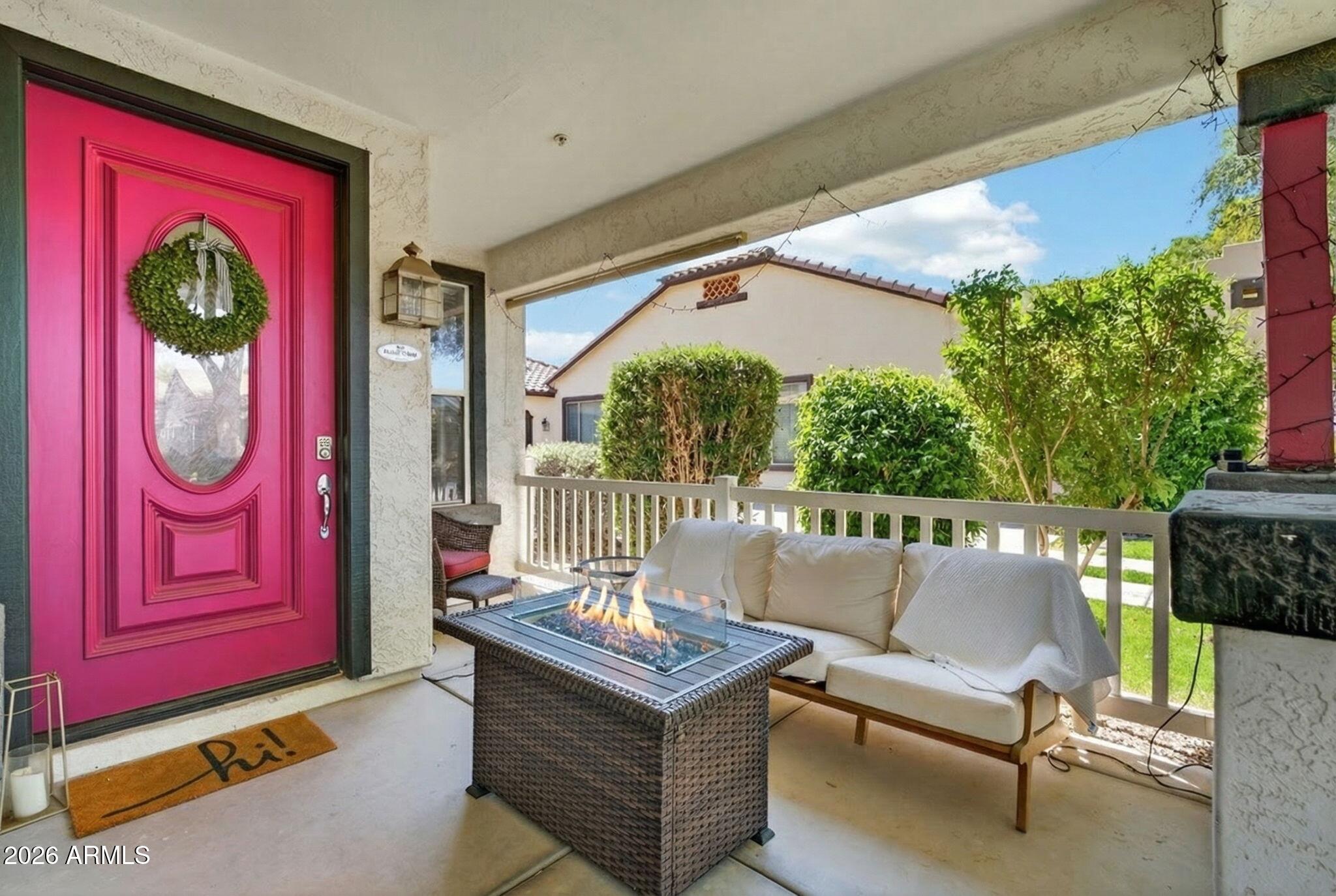 2643 E VALENCIA Street