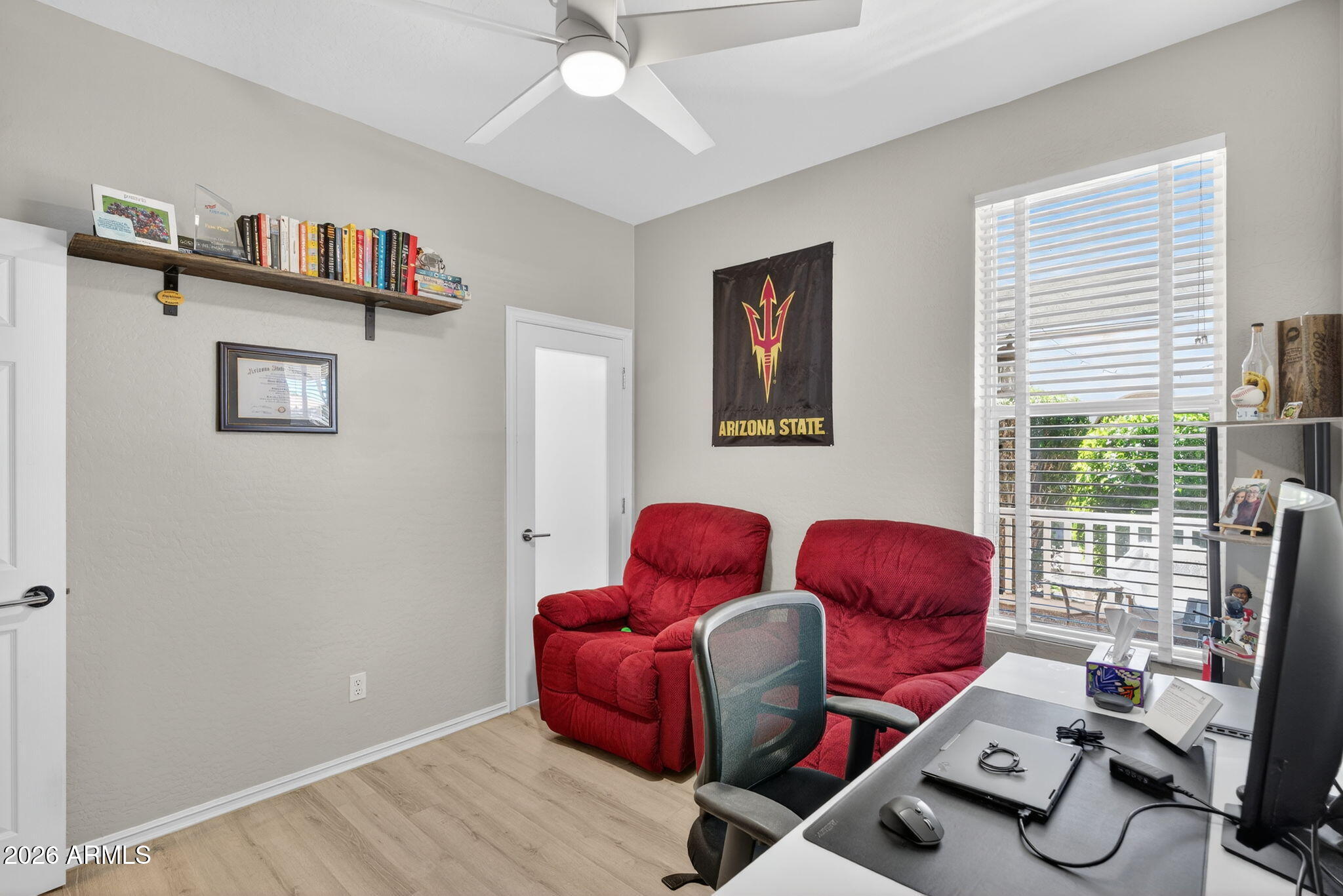 2643 E VALENCIA Street