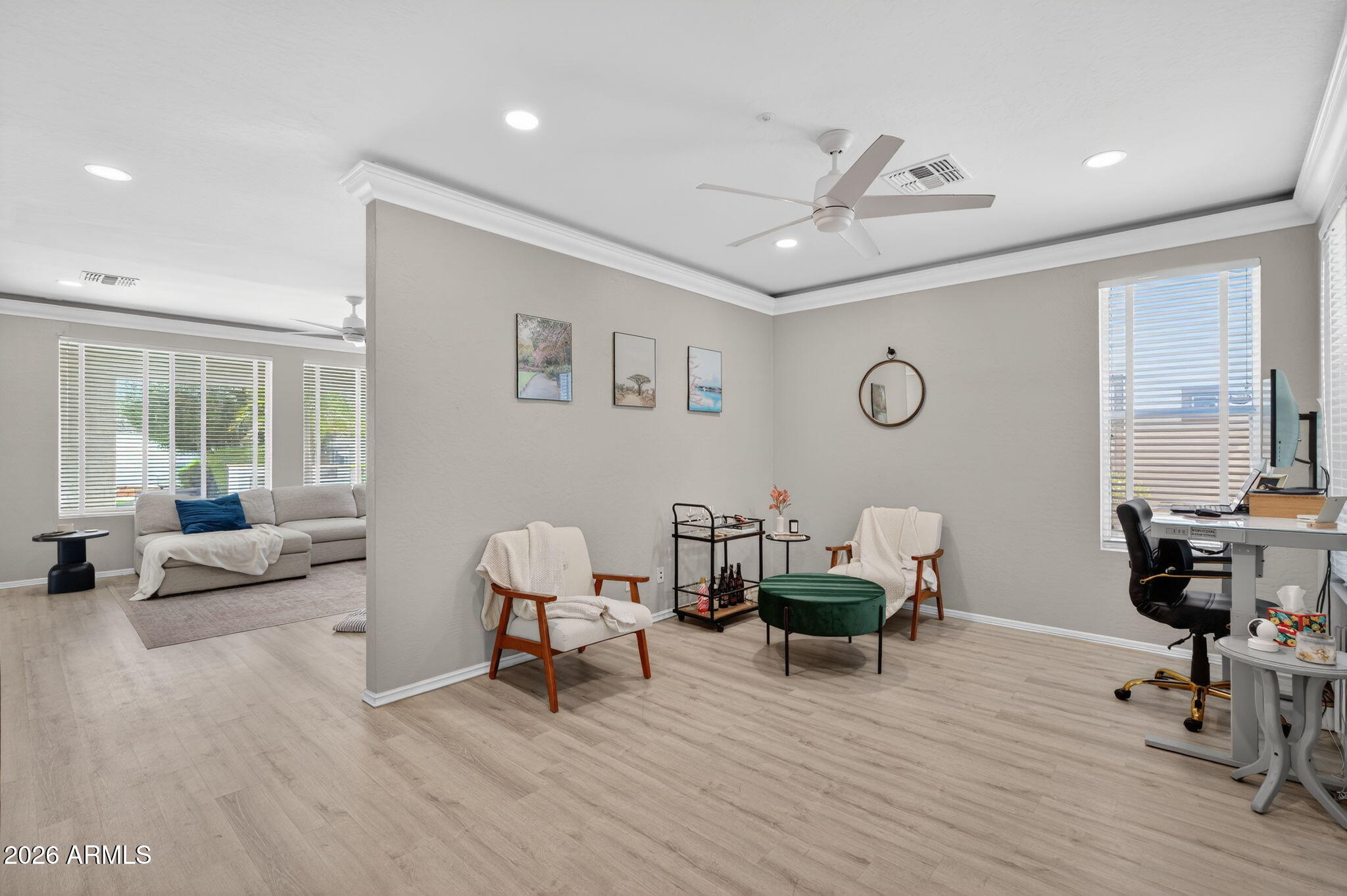 2643 E VALENCIA Street