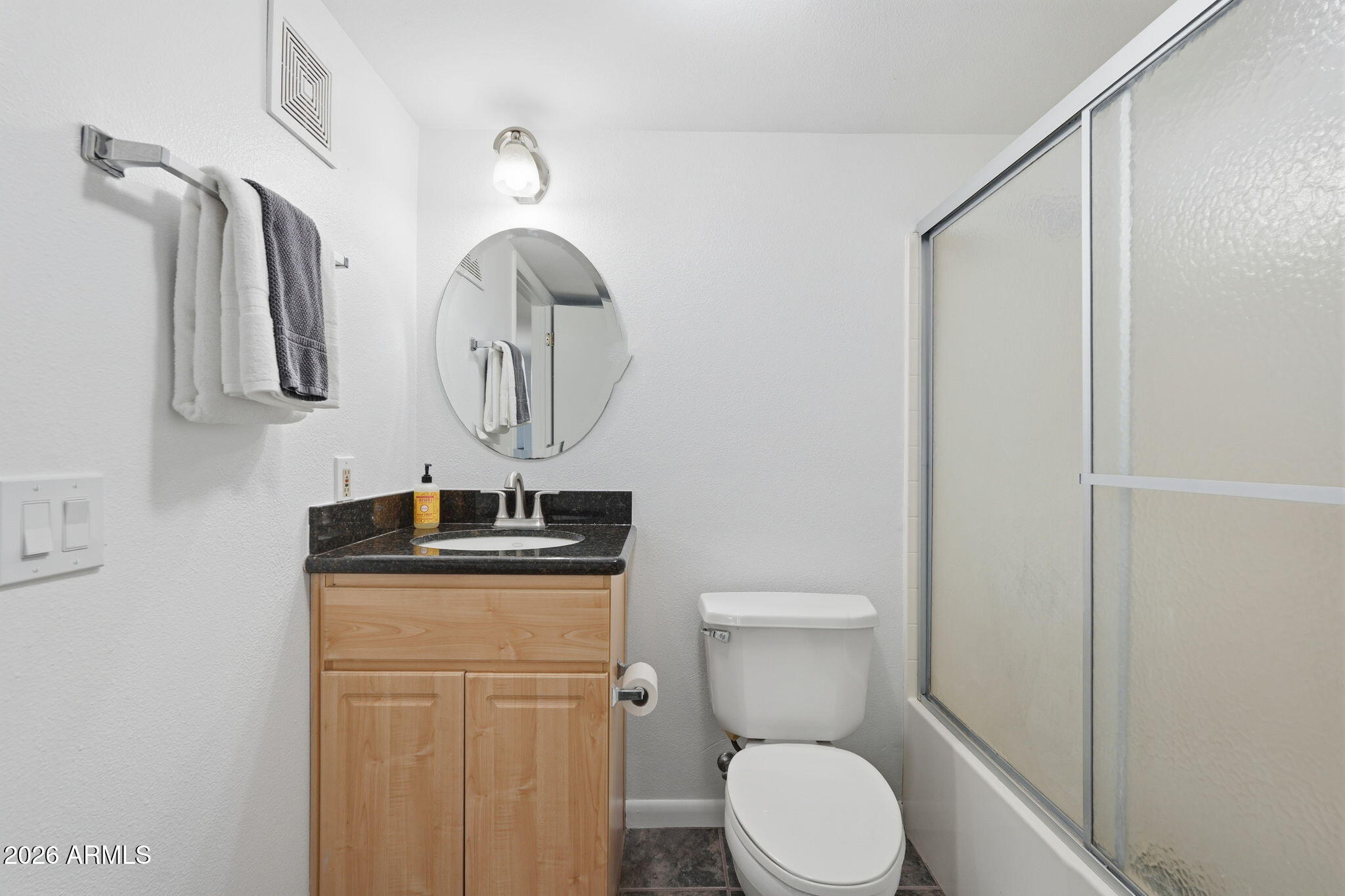 1005 E 8TH Street 2003