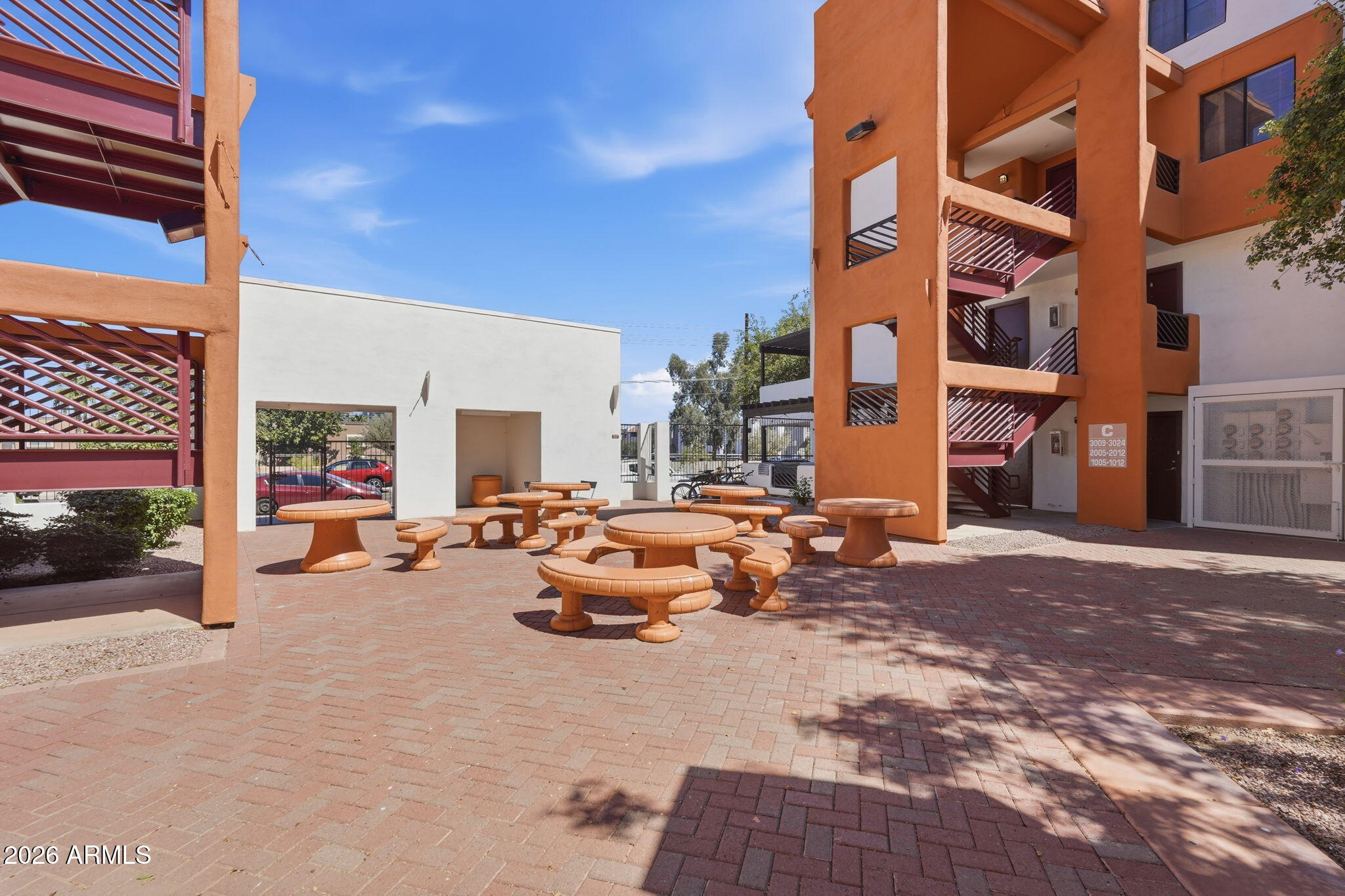 1005 E 8TH Street 2003