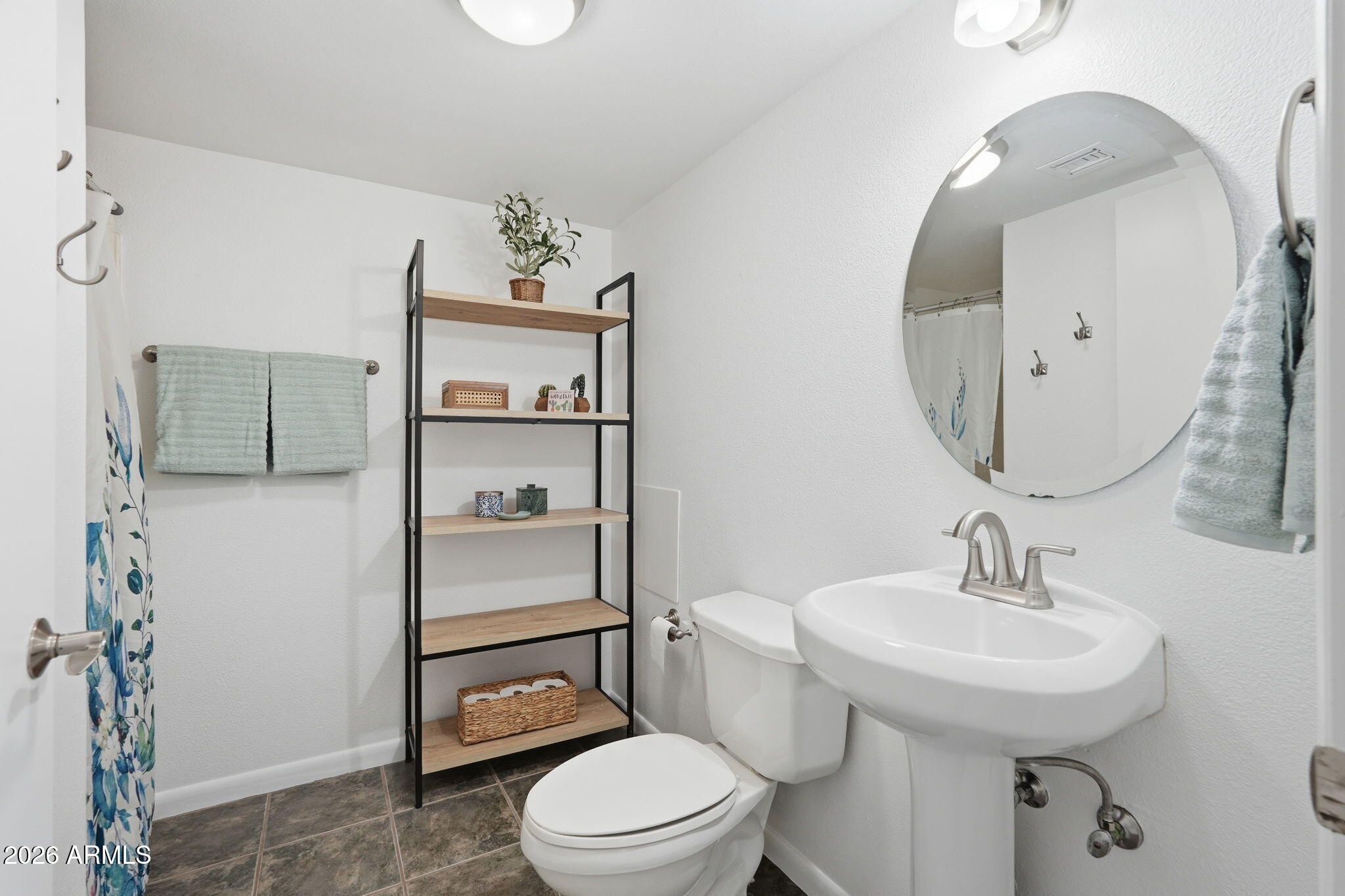 1005 E 8TH Street 2003