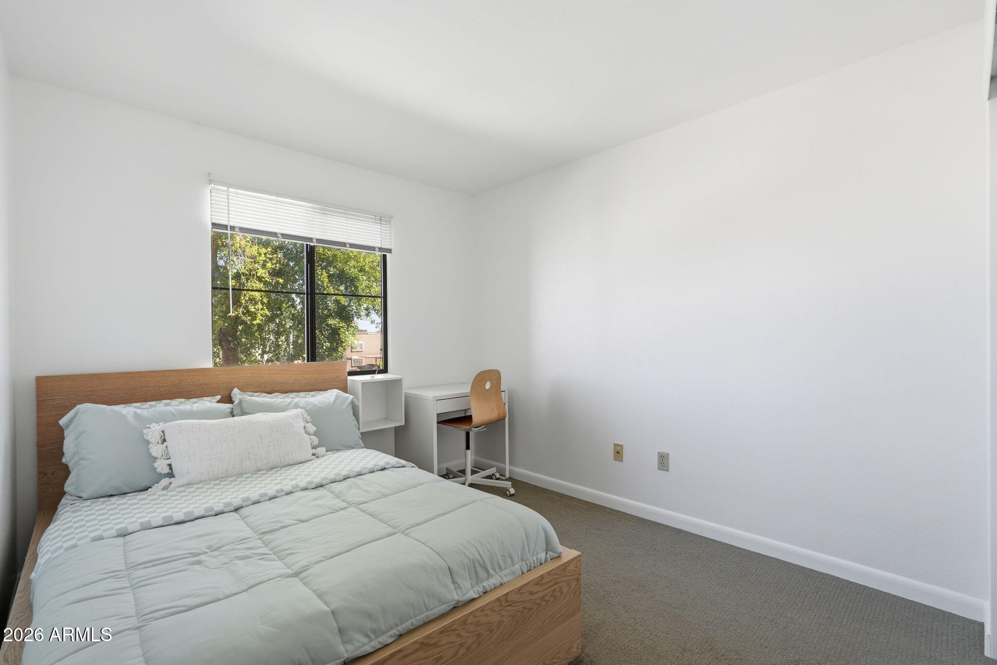 1005 E 8TH Street 2003