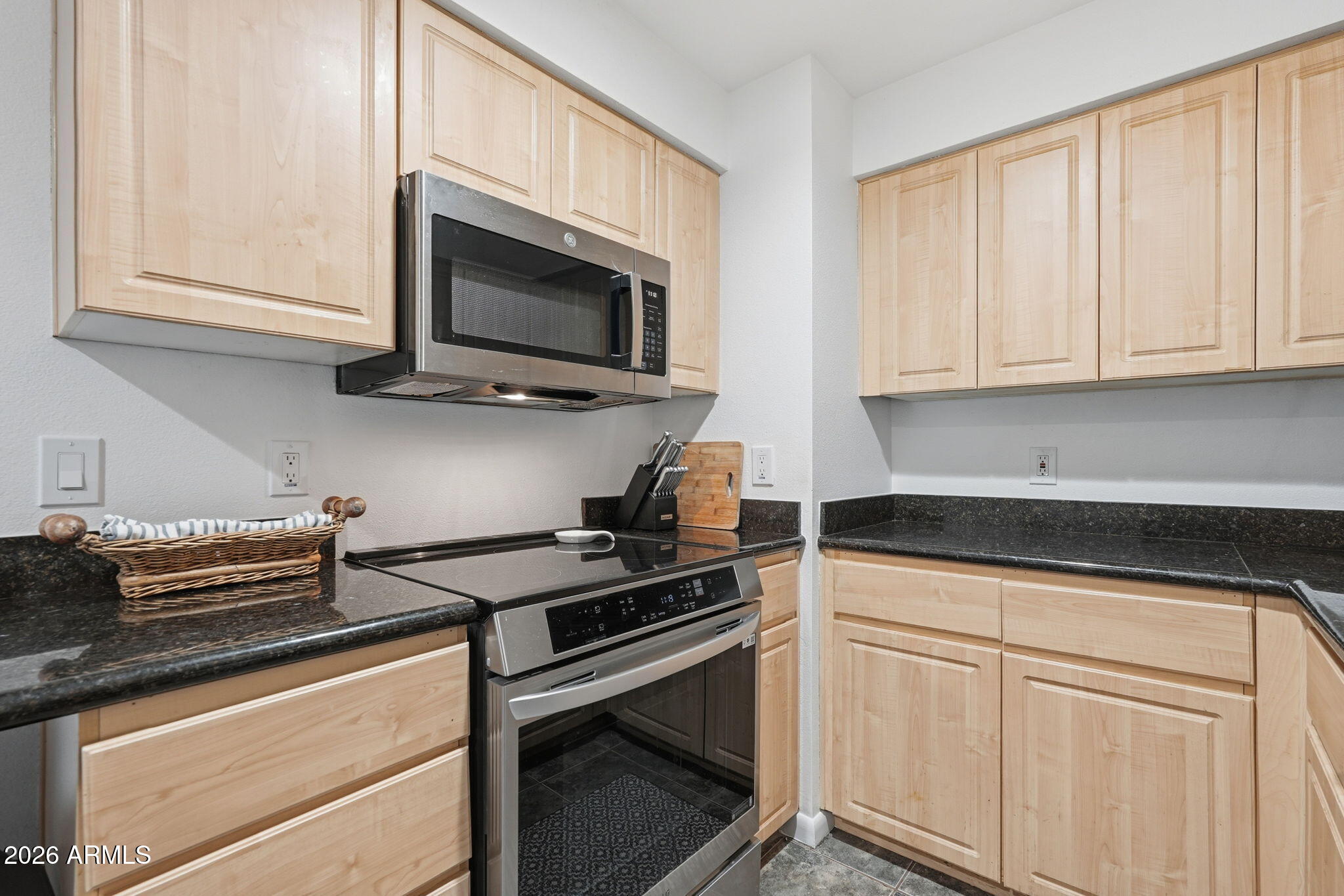 1005 E 8TH Street 2003