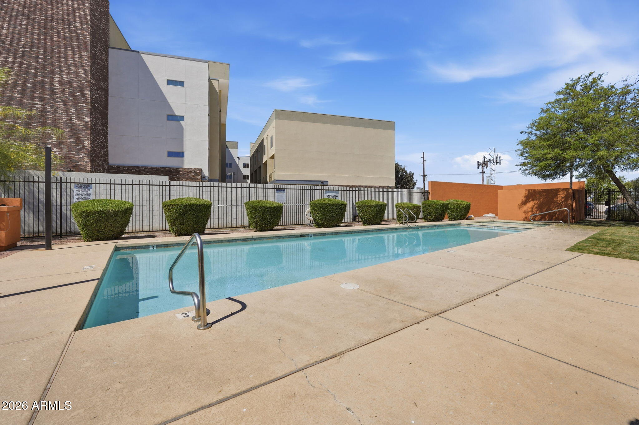 1005 E 8TH Street 2003