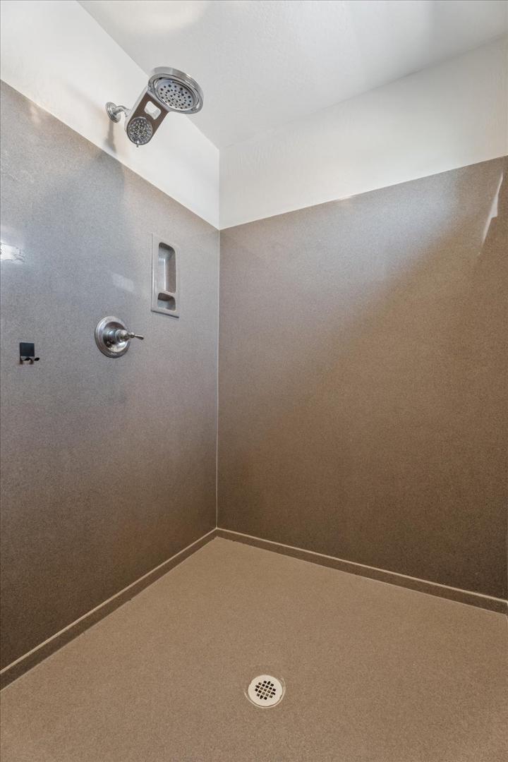 1423 S Newberry Lane