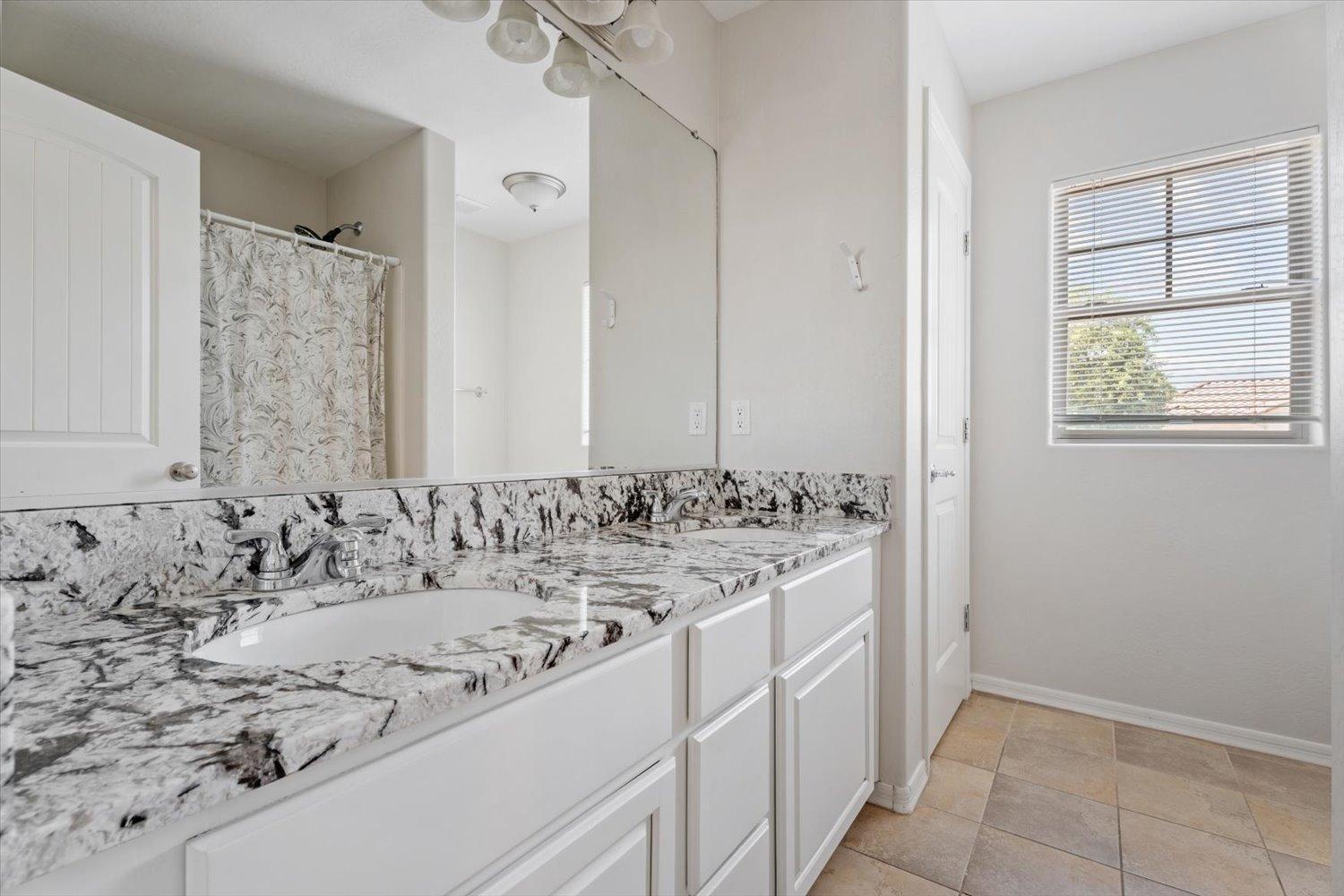 1423 S Newberry Lane