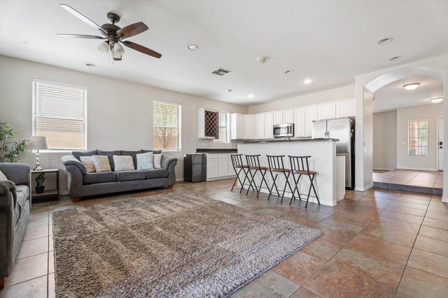 1423 S Newberry Lane