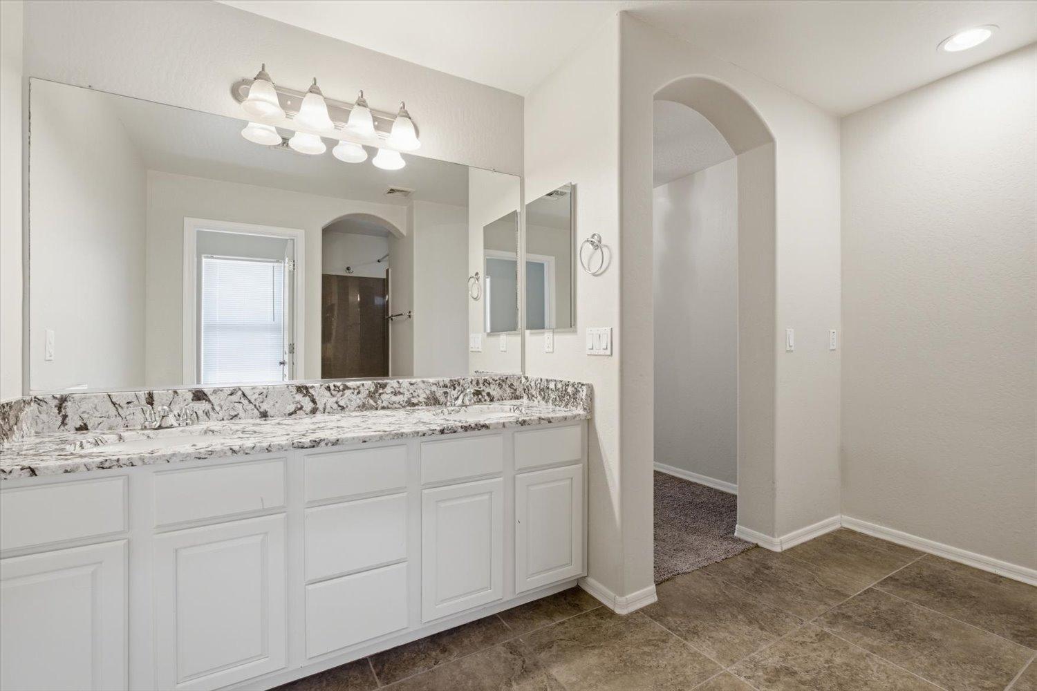 1423 S Newberry Lane