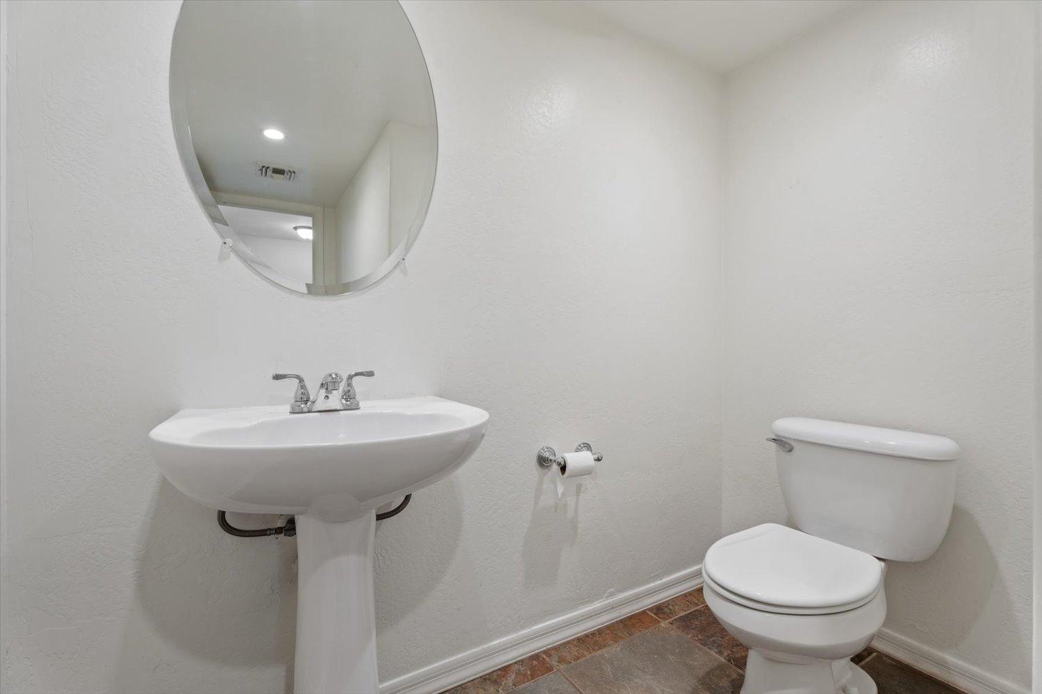 1423 S Newberry Lane