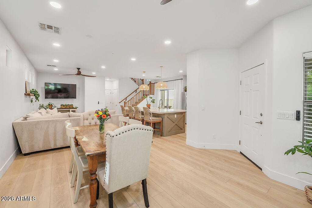 3116 E TAMARISK Street