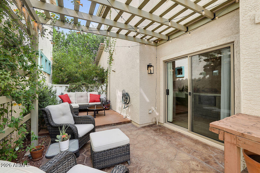 3116 E TAMARISK Street