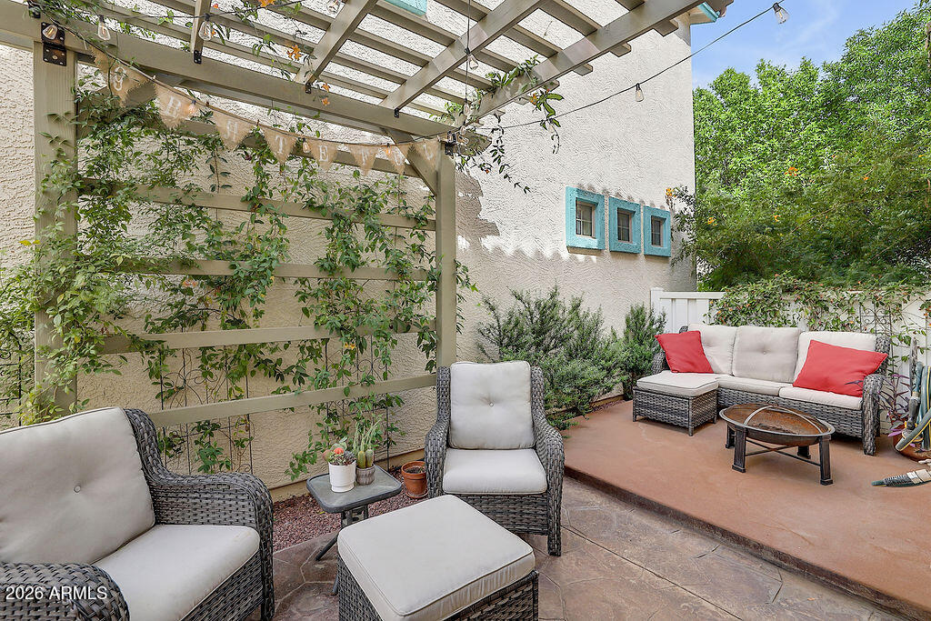 3116 E TAMARISK Street