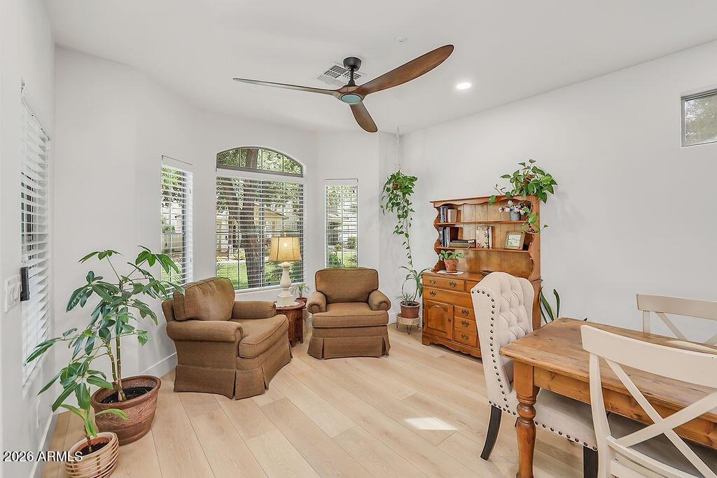 3116 E TAMARISK Street