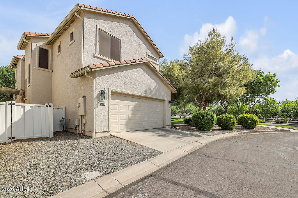 3116 E TAMARISK Street