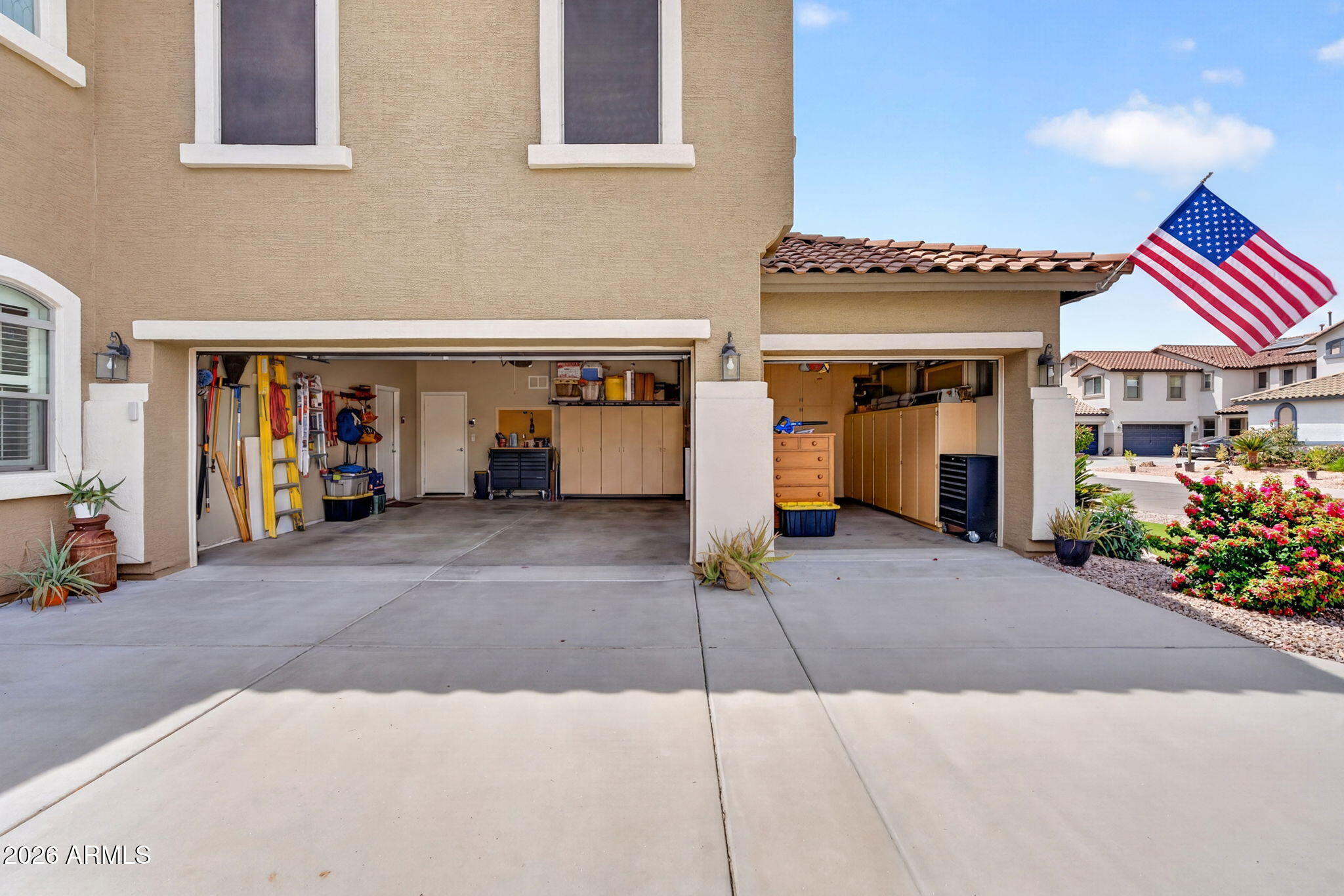 897 W HOLSTEIN Trail