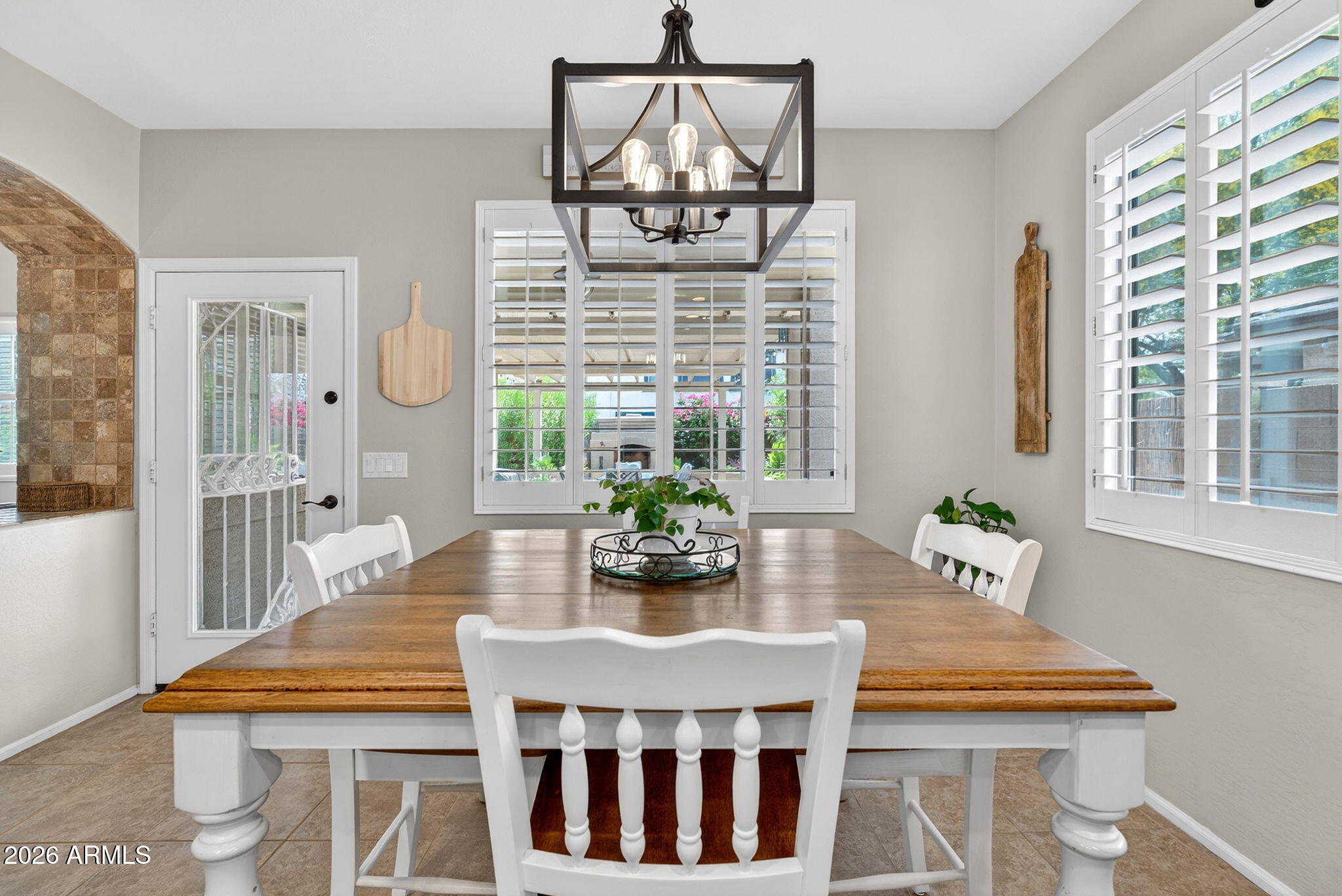 897 W HOLSTEIN Trail