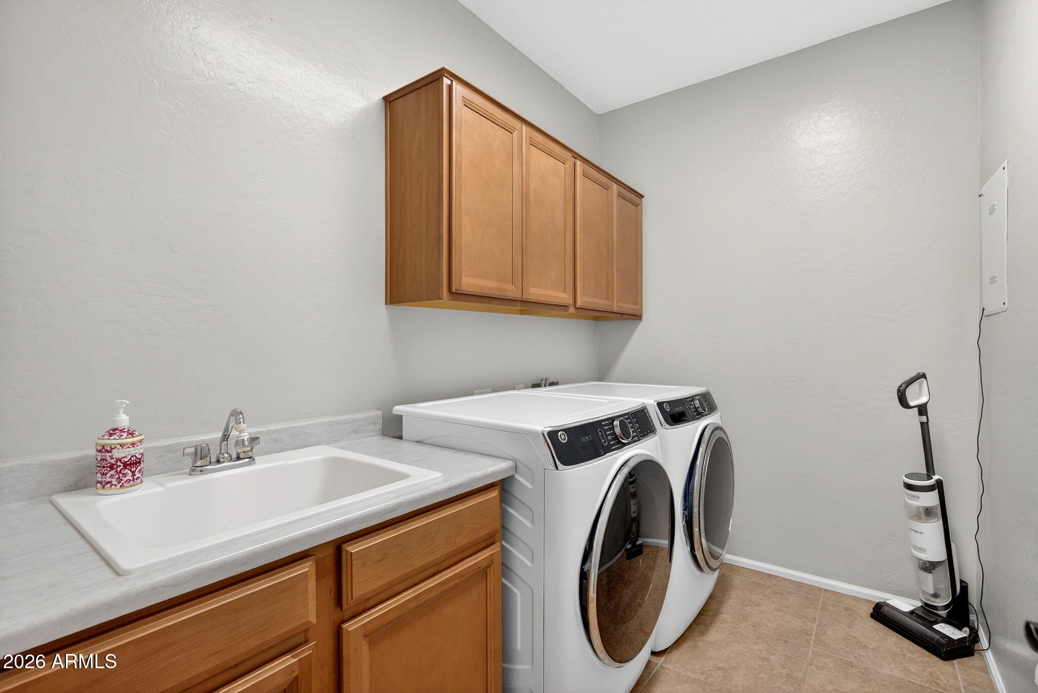 897 W HOLSTEIN Trail