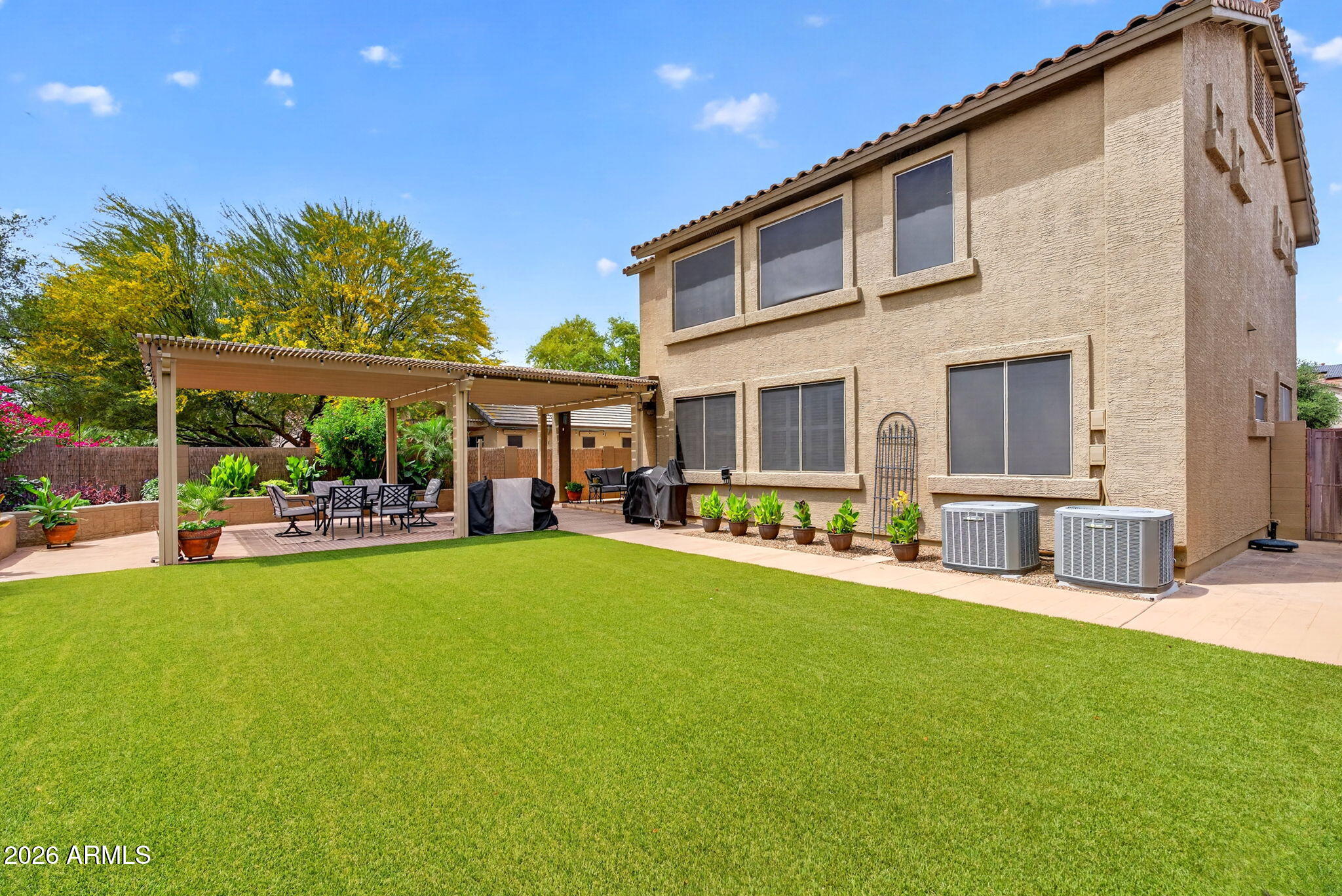 897 W HOLSTEIN Trail