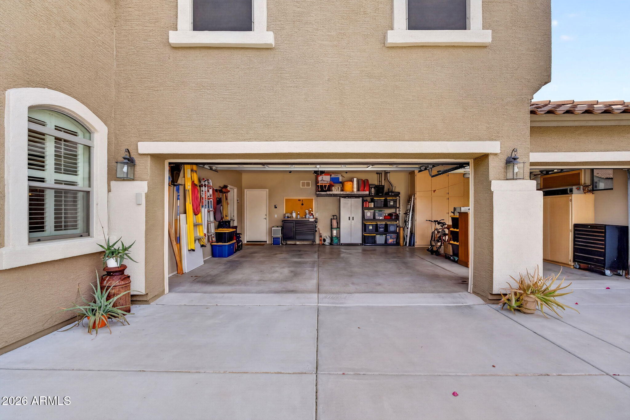 897 W HOLSTEIN Trail