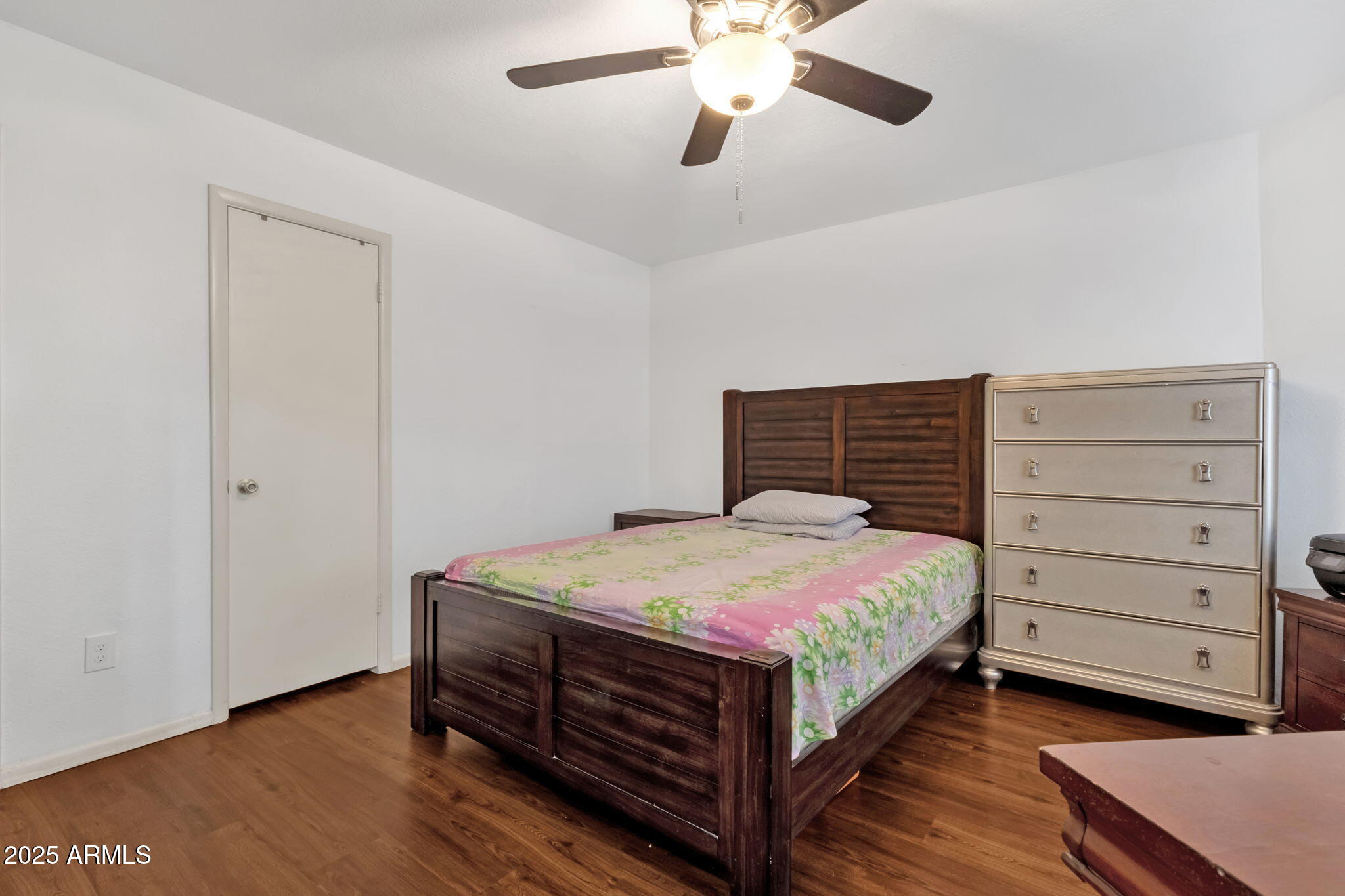 3833 W IVANHOE Street