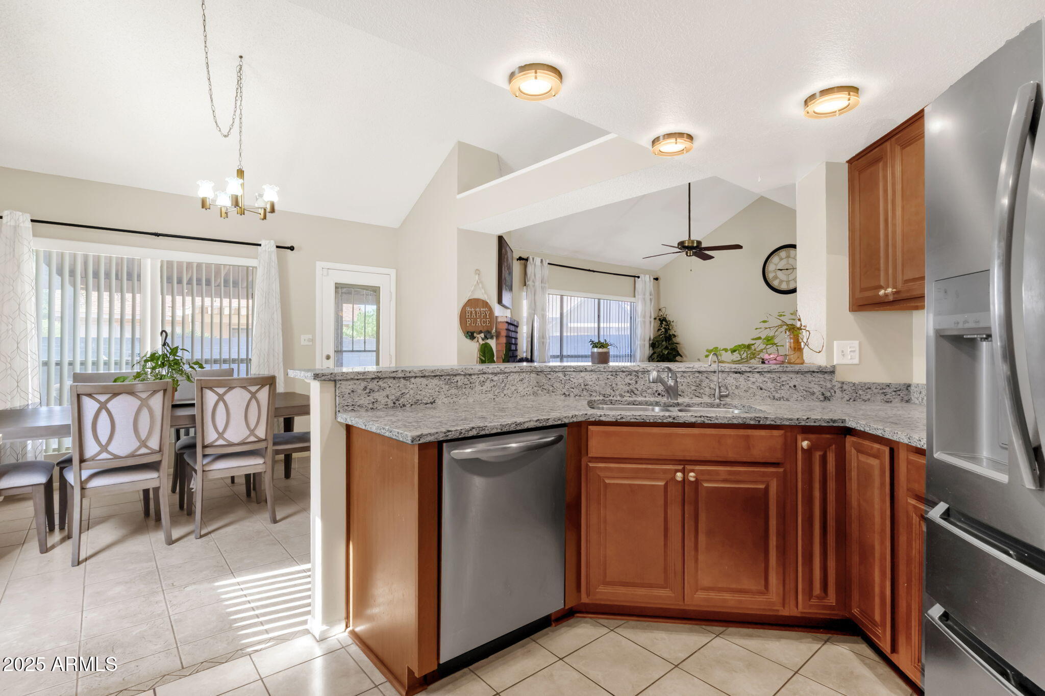 3833 W IVANHOE Street