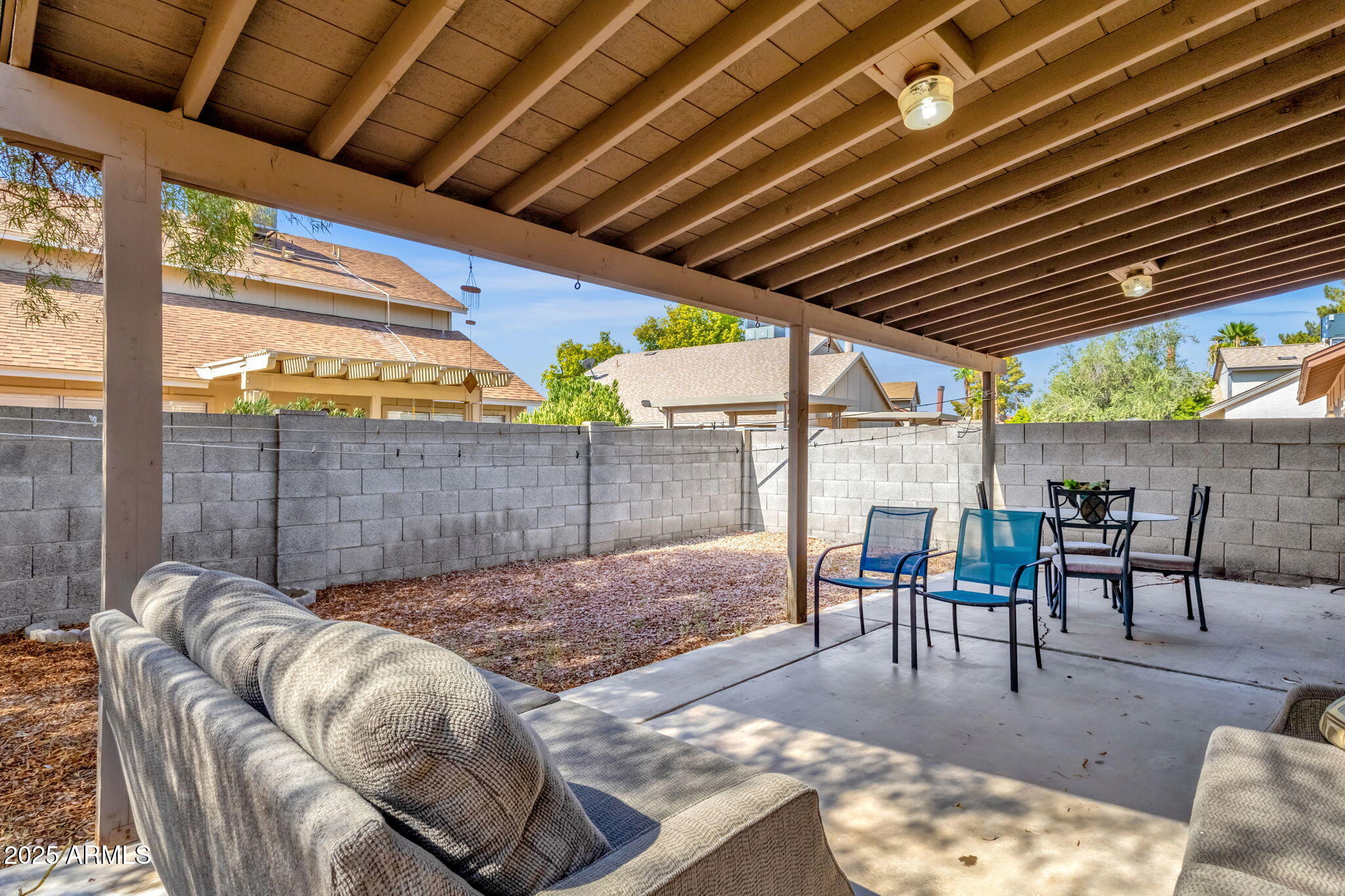 3833 W IVANHOE Street