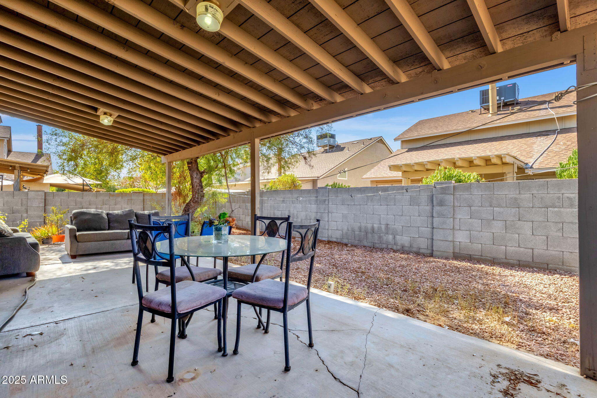 3833 W IVANHOE Street