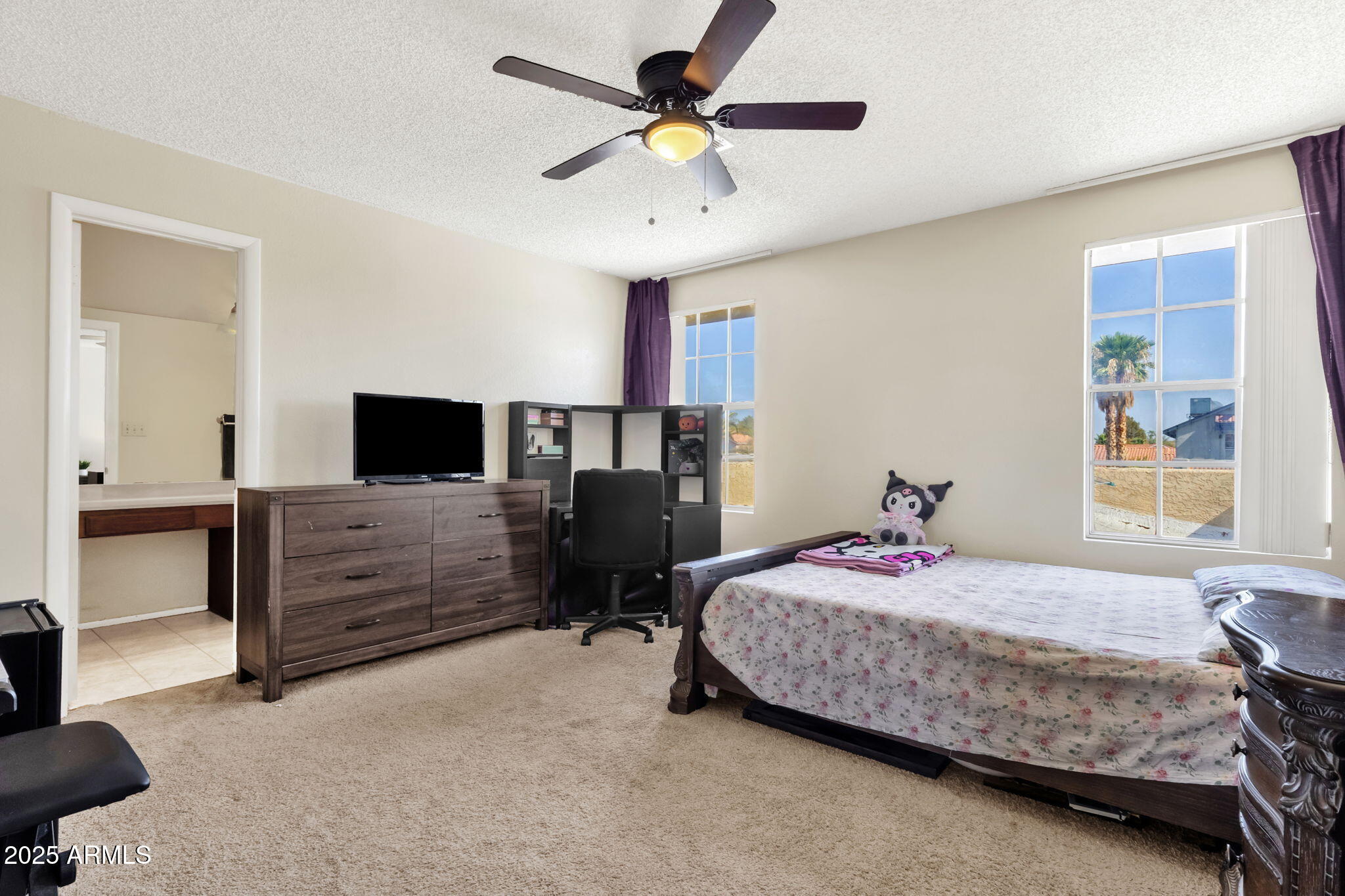 3833 W IVANHOE Street