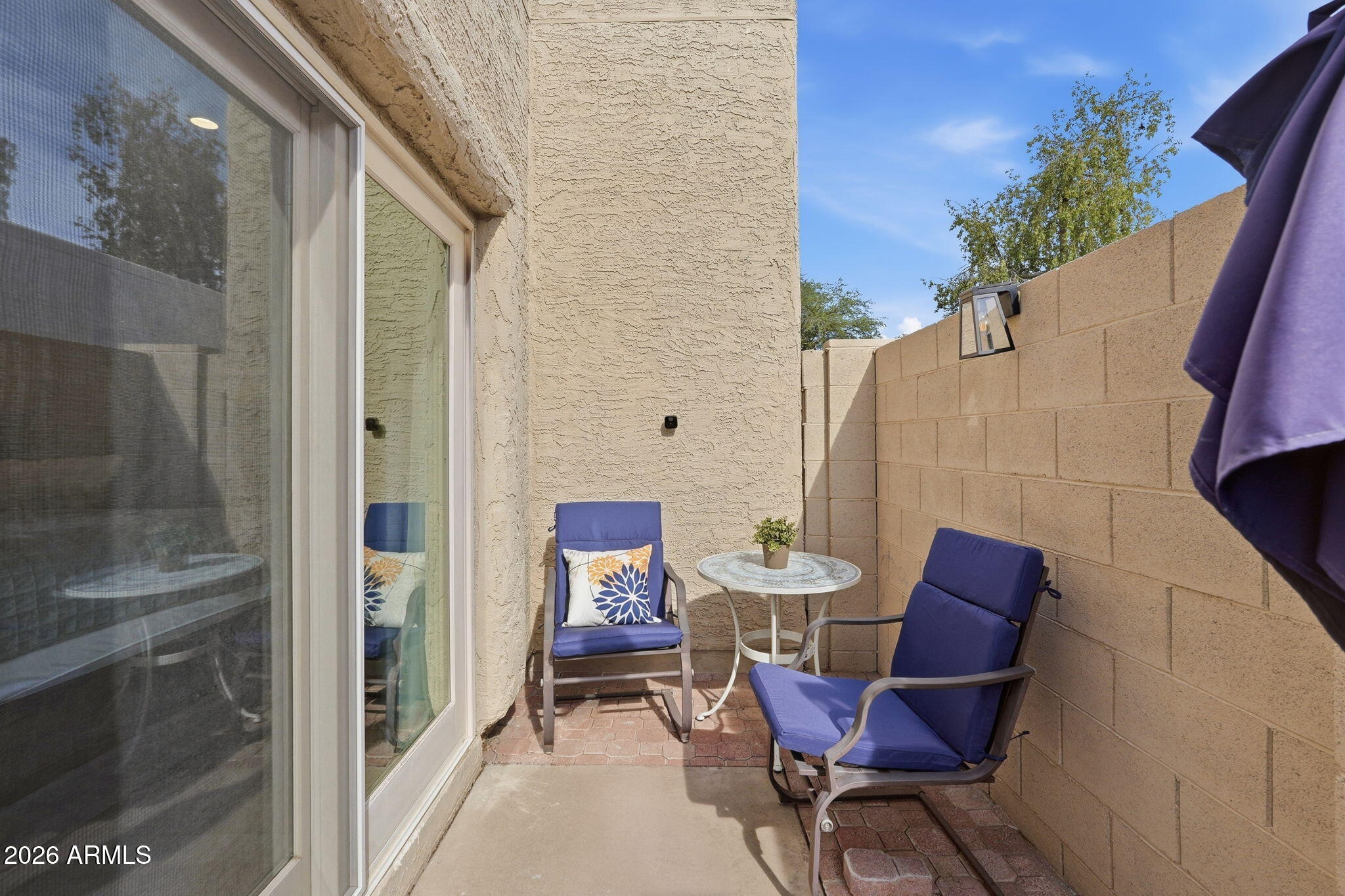 562 S ALLRED Drive