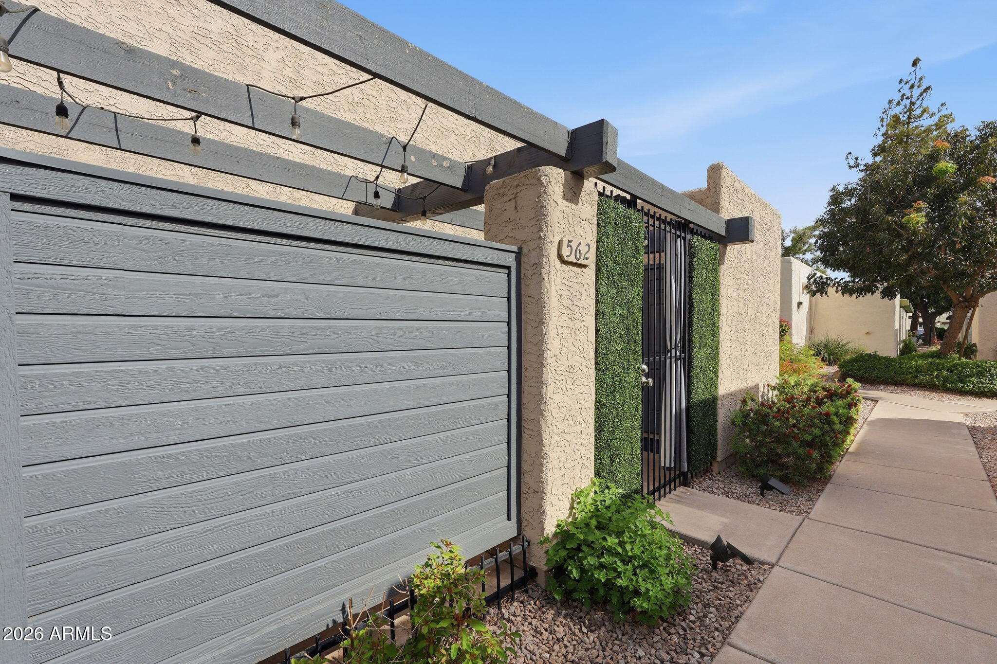 562 S ALLRED Drive