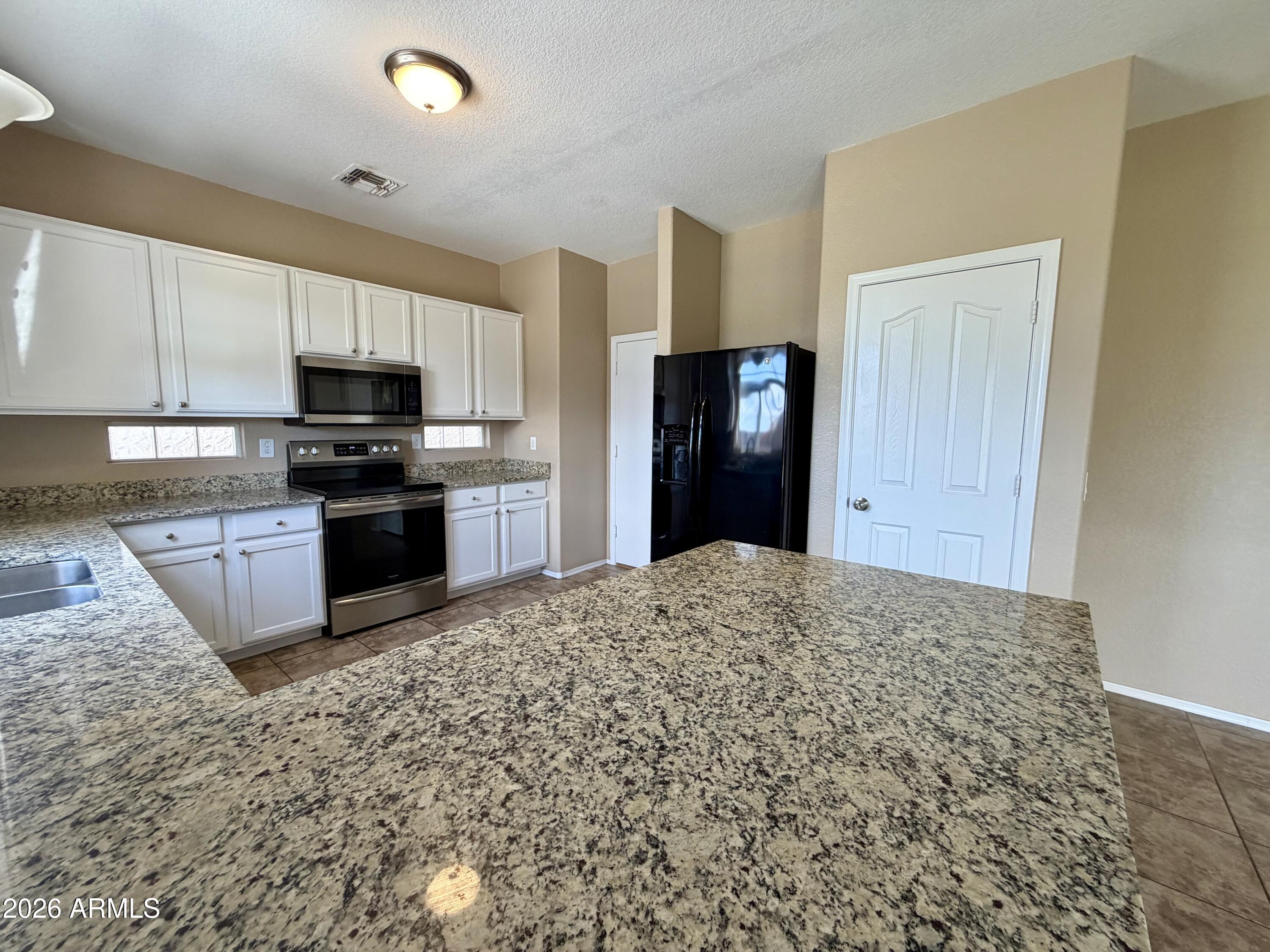 4668 E MEADOW LARK Way