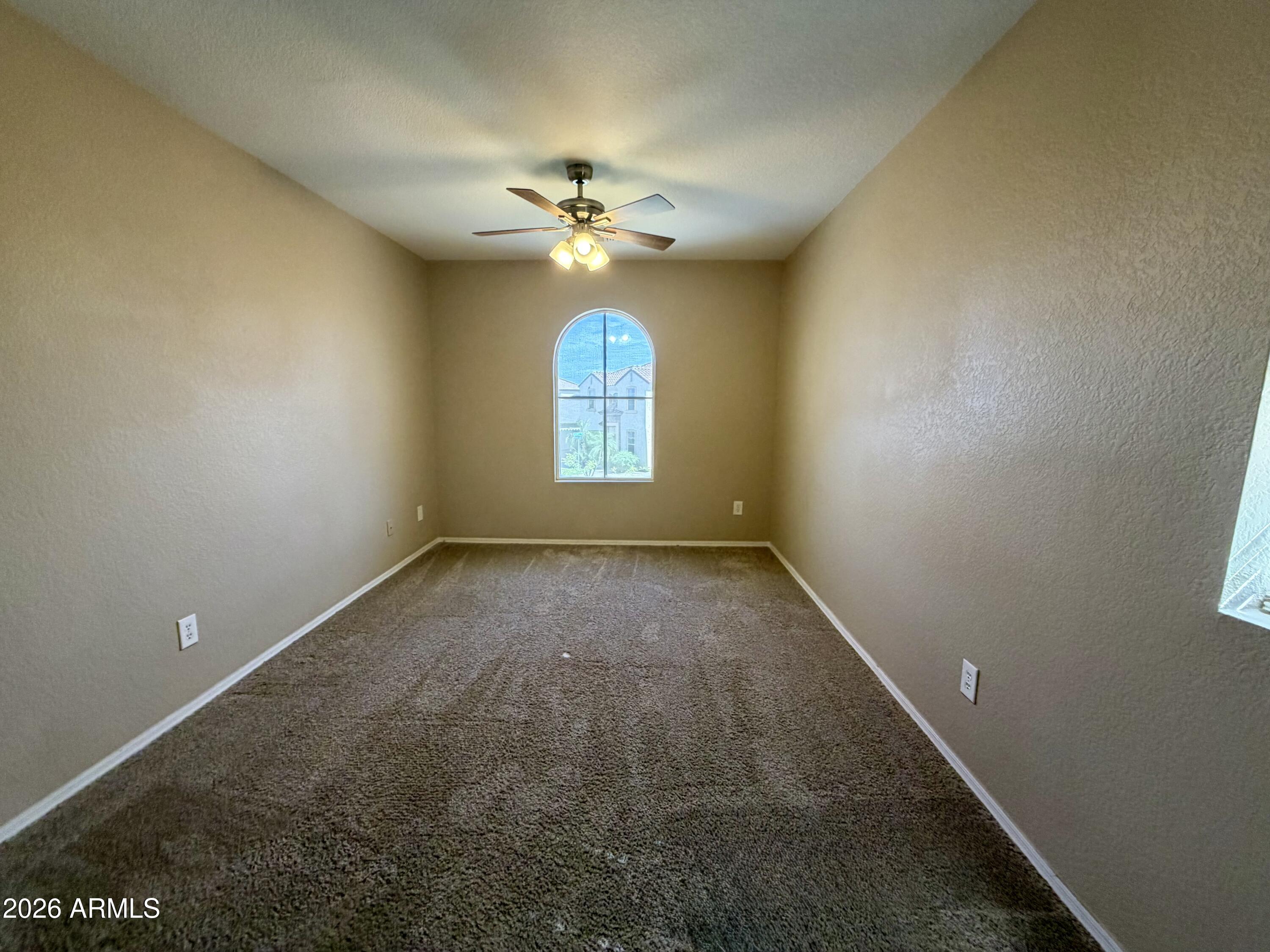 4668 E MEADOW LARK Way