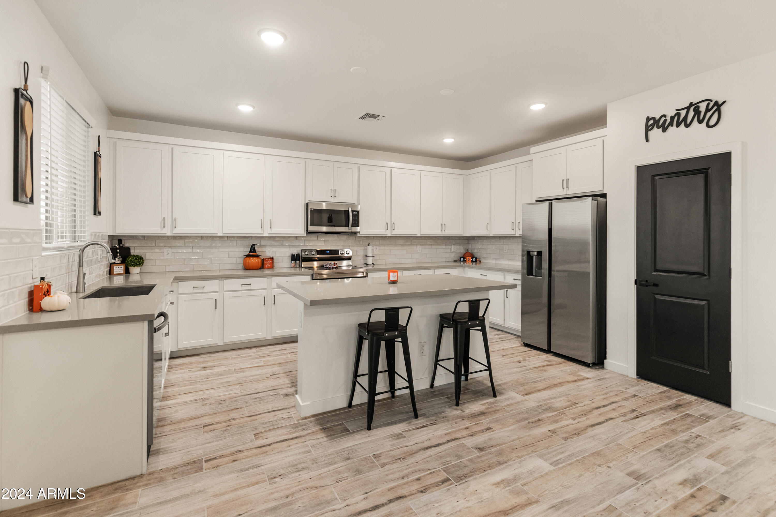 16848 W ALICE Avenue